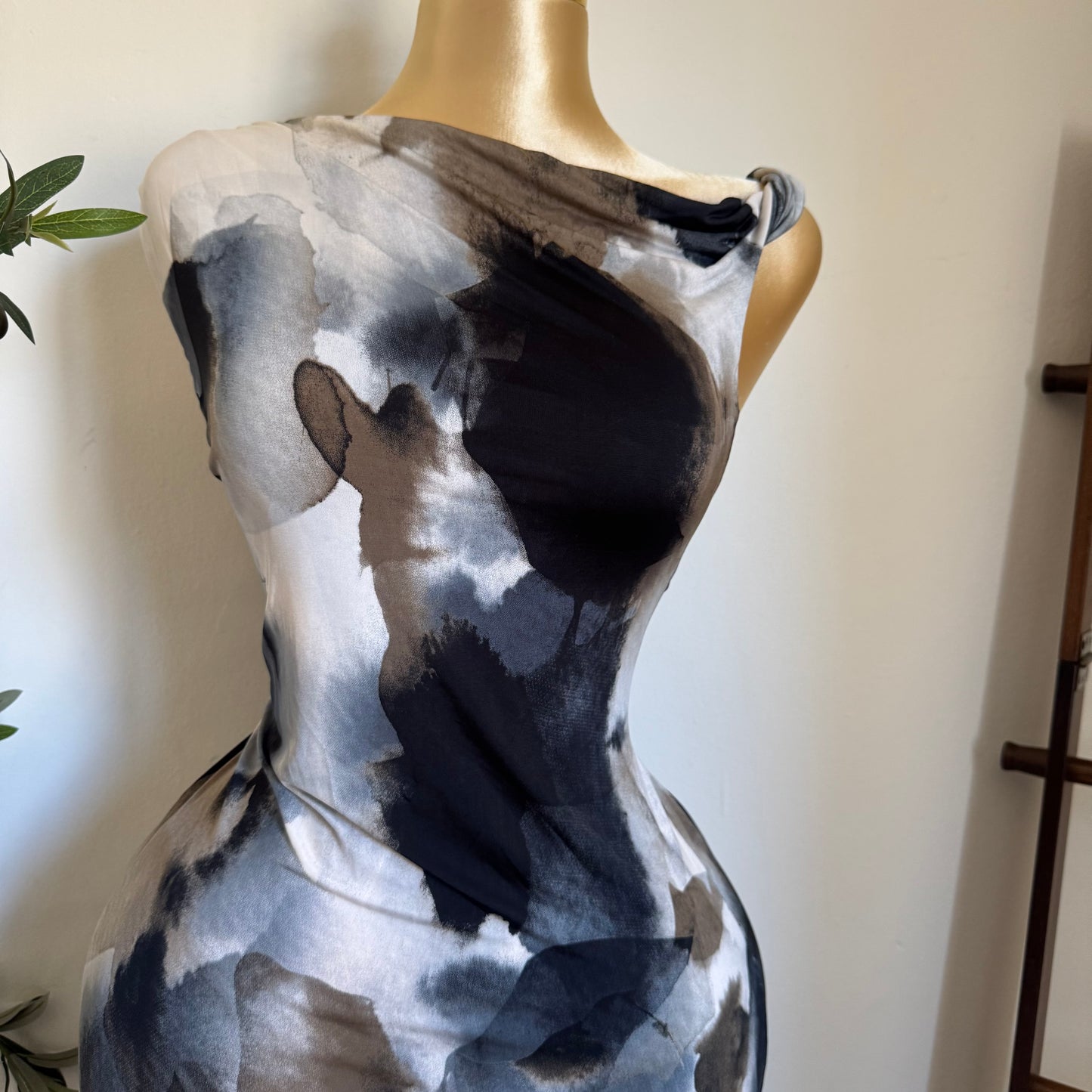Asymmetrical Plus size Dress-Black