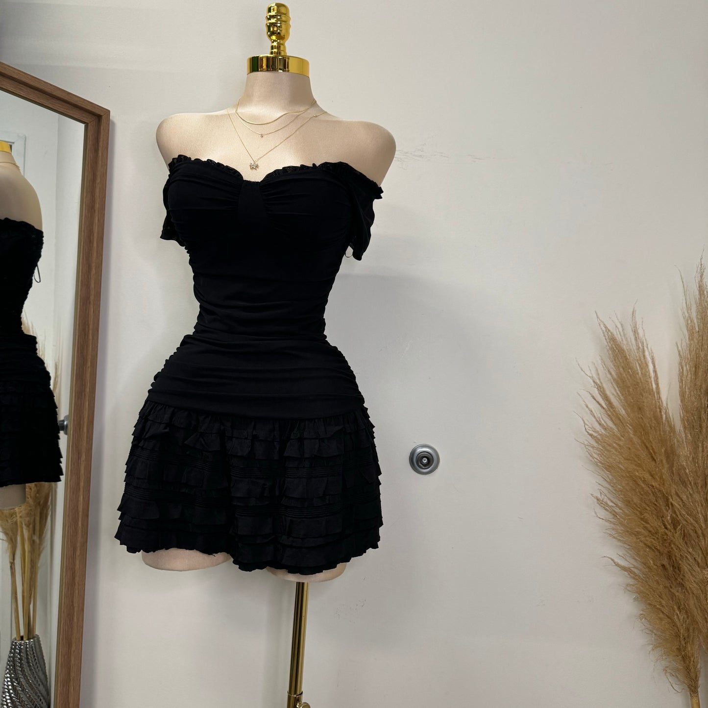 Edge Mesh Off Shoulder Ruffled Dress-Black