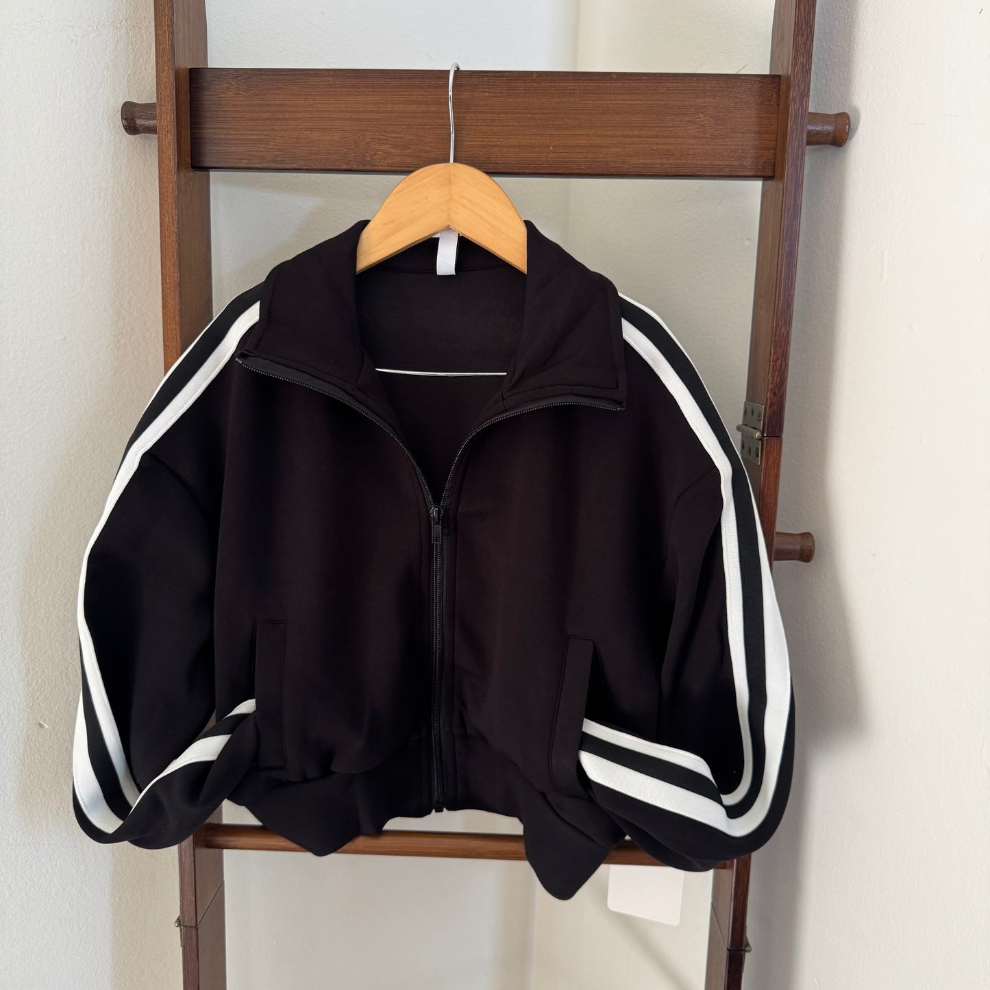 Striped Cropped Sweater-Black