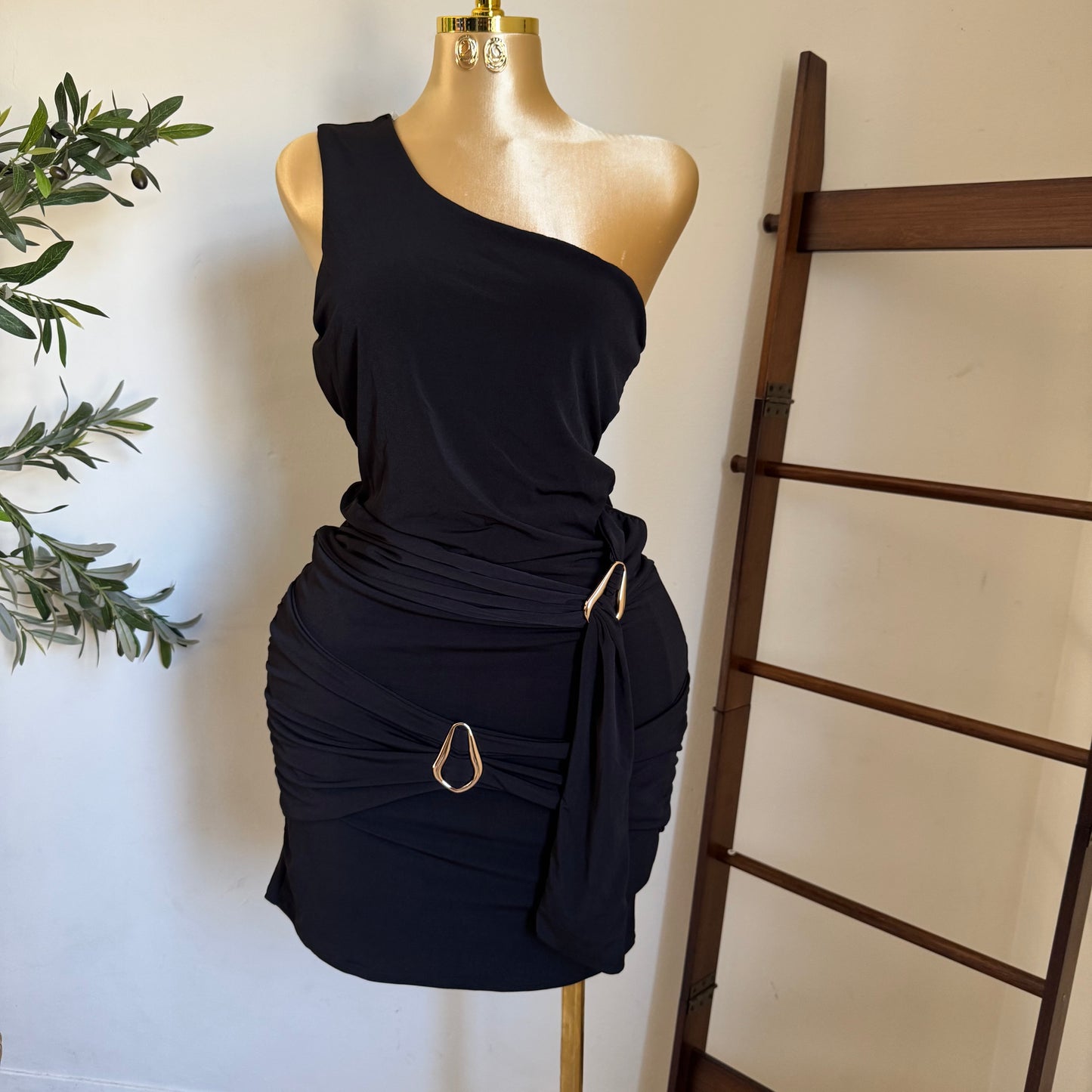 One Shoulder Dress with Gold Detail Plus size-Black