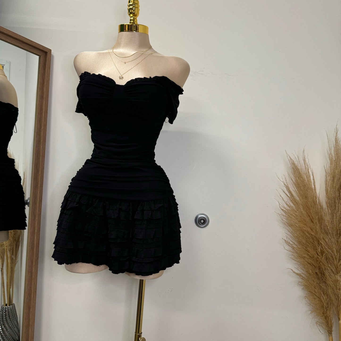 Edge Mesh Off Shoulder Ruffled Dress-Black