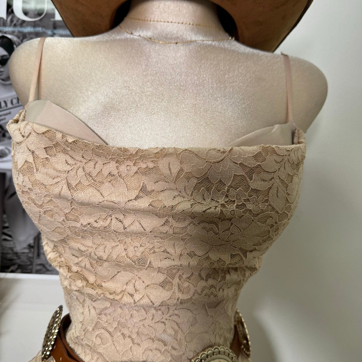 Corazón Mágico Lace Dress-Beige