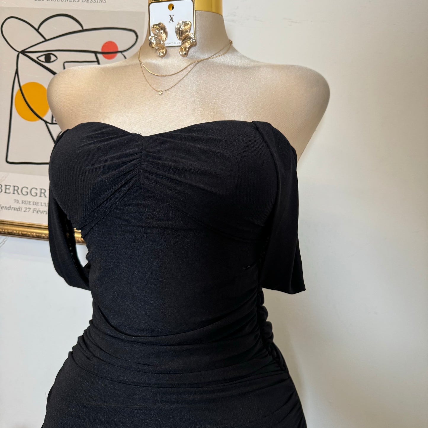 LUXE GLITTER MESH OFF SHOULDER RUCHED MIDI DRESS-Black
