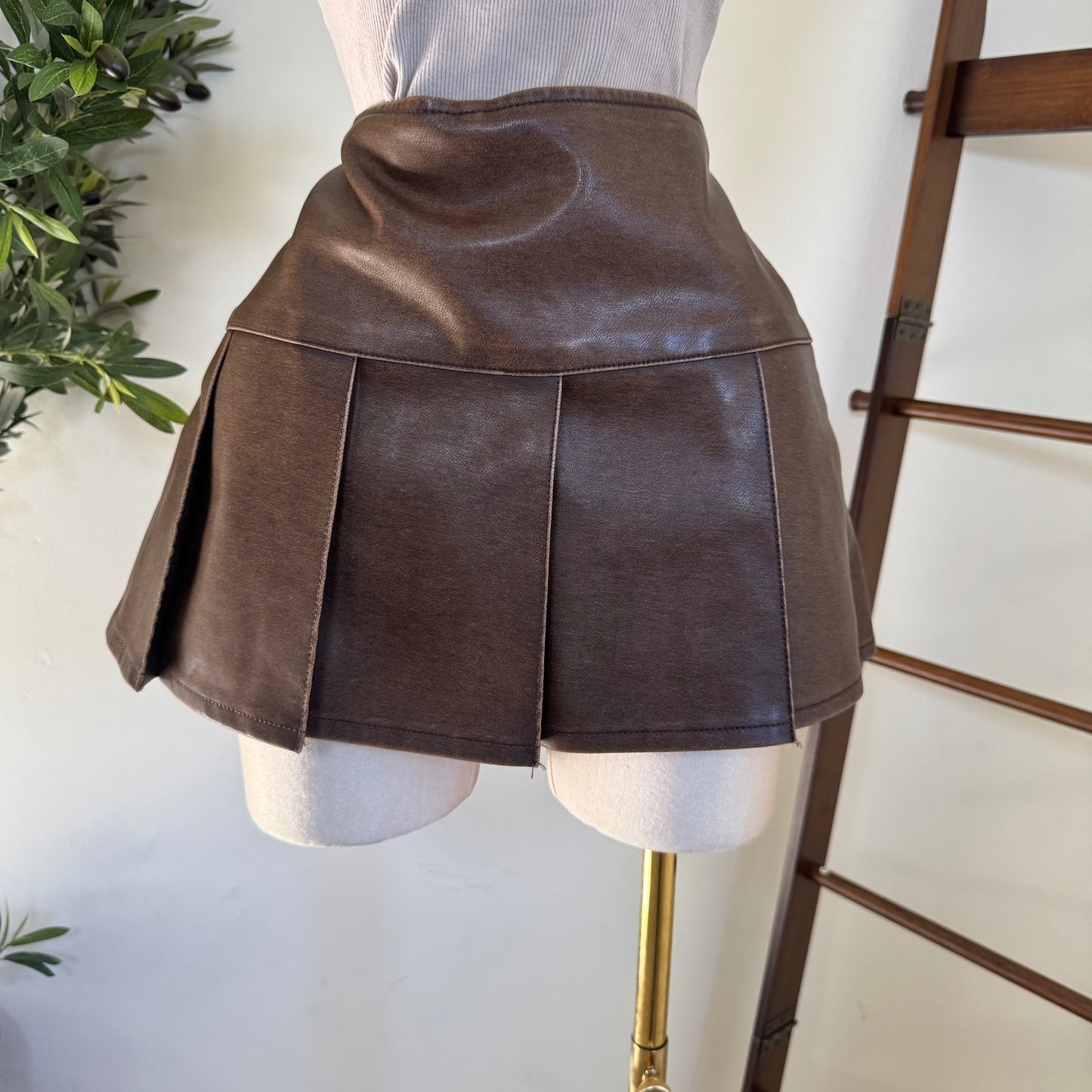 Vintage wash Faux Leather Pleats Skirt-Brown