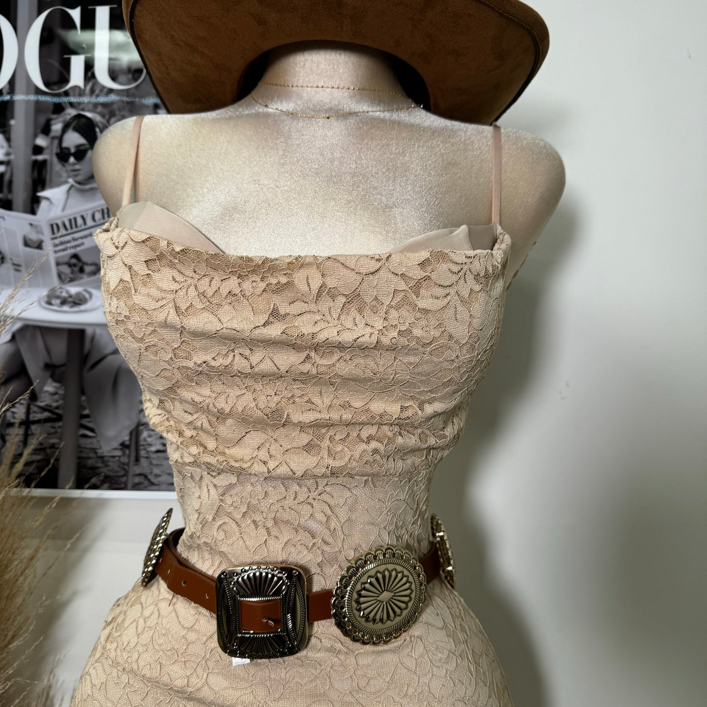 Corazón Mágico Lace Dress-Beige
