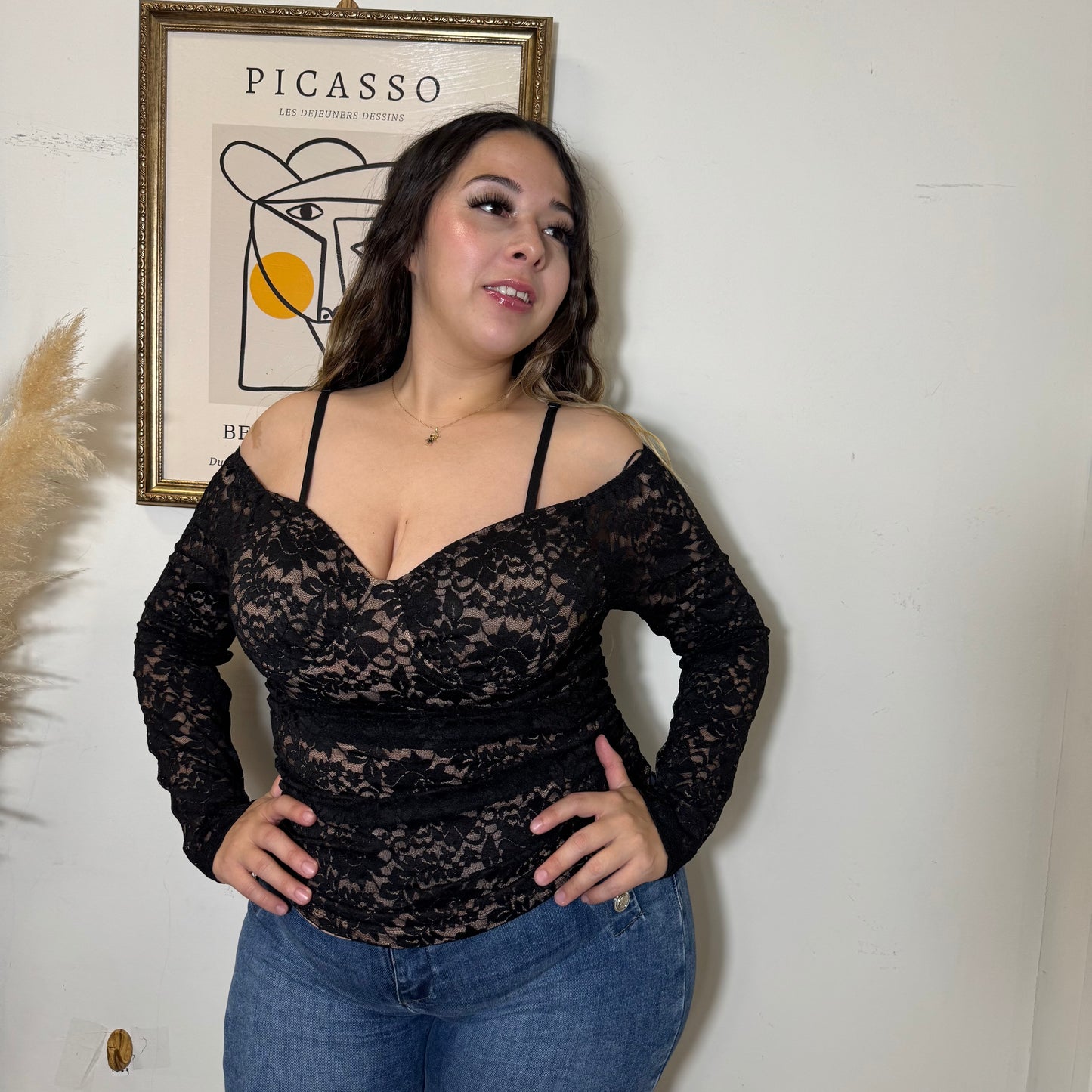 Off Shoulder lace Top -Black