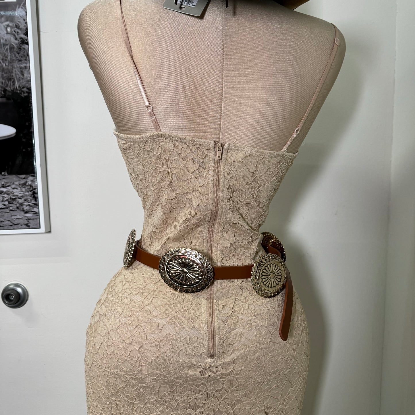 Corazón Mágico Lace Dress-Beige