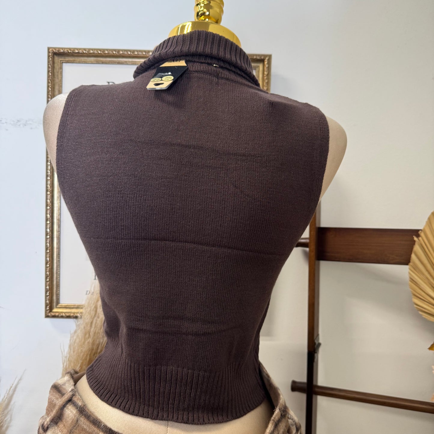 Sleeveless Turtle Neck Sweater Top-Brown