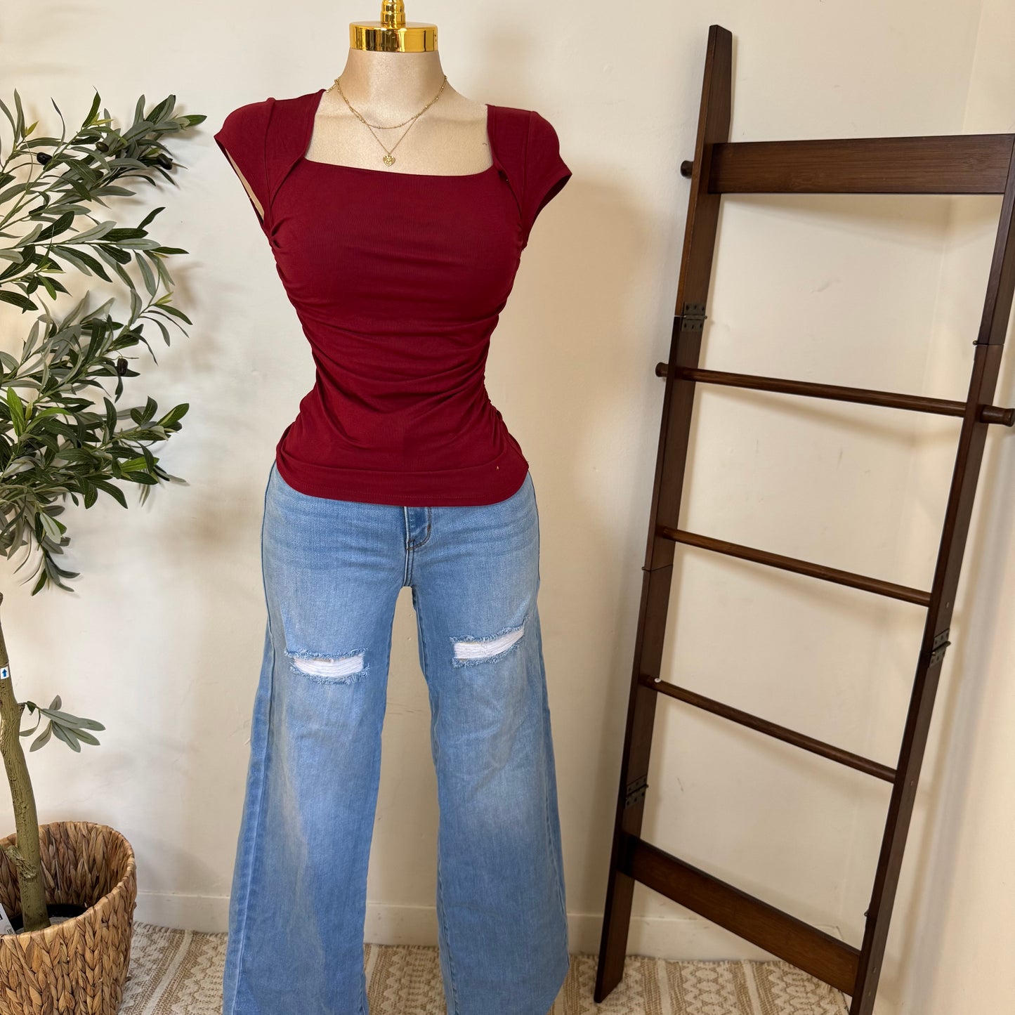 Square Neck Ruched Detail Short Sleeve Knit Top-Burgundy