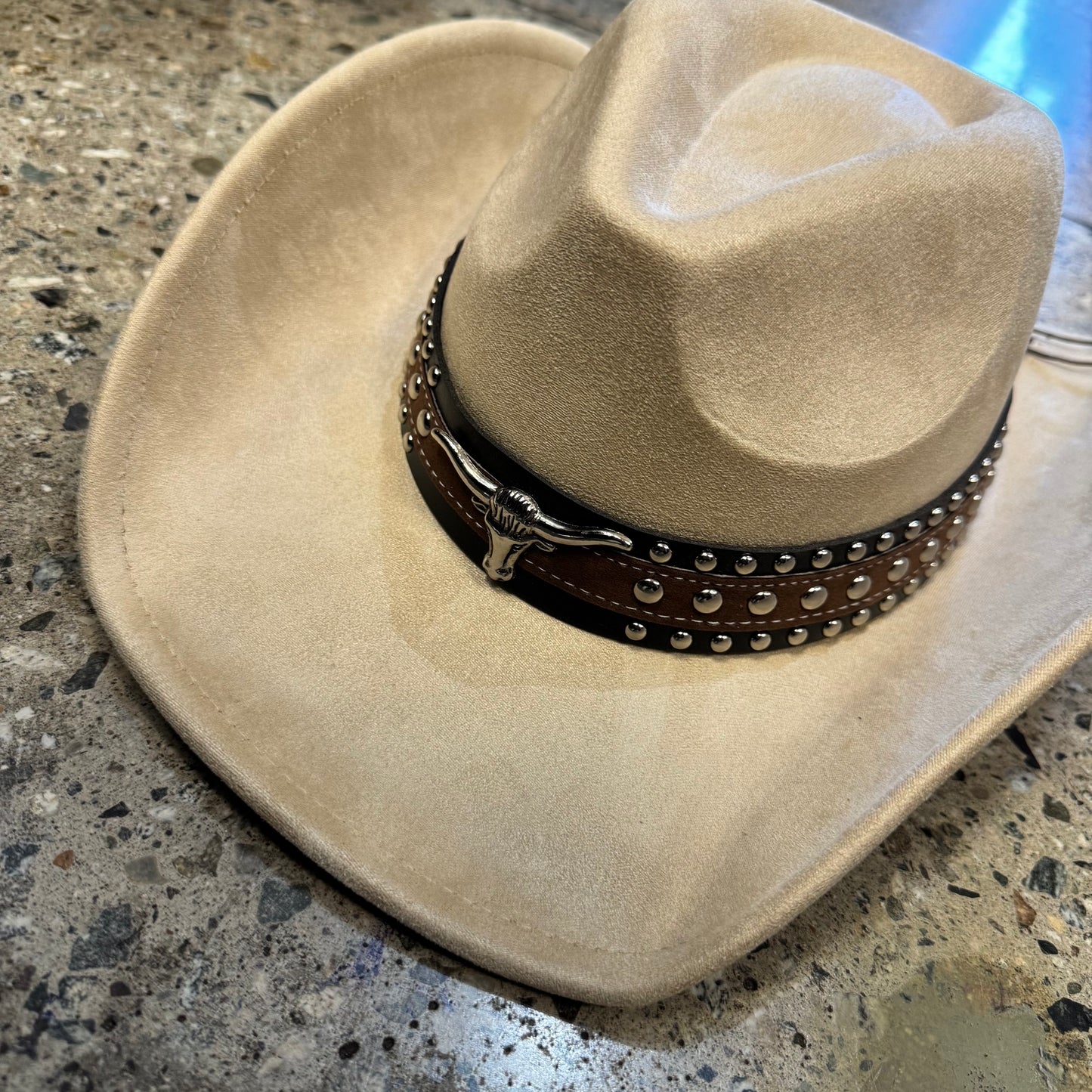 Horn Suede Hat-Cream