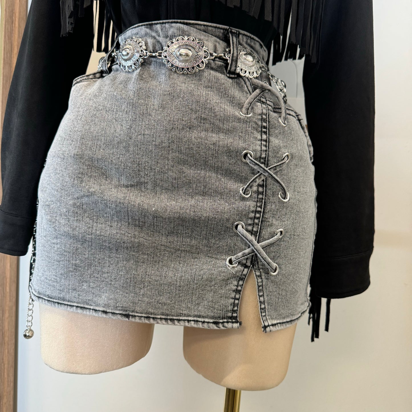Chica Sexy Denim Skirt-Black