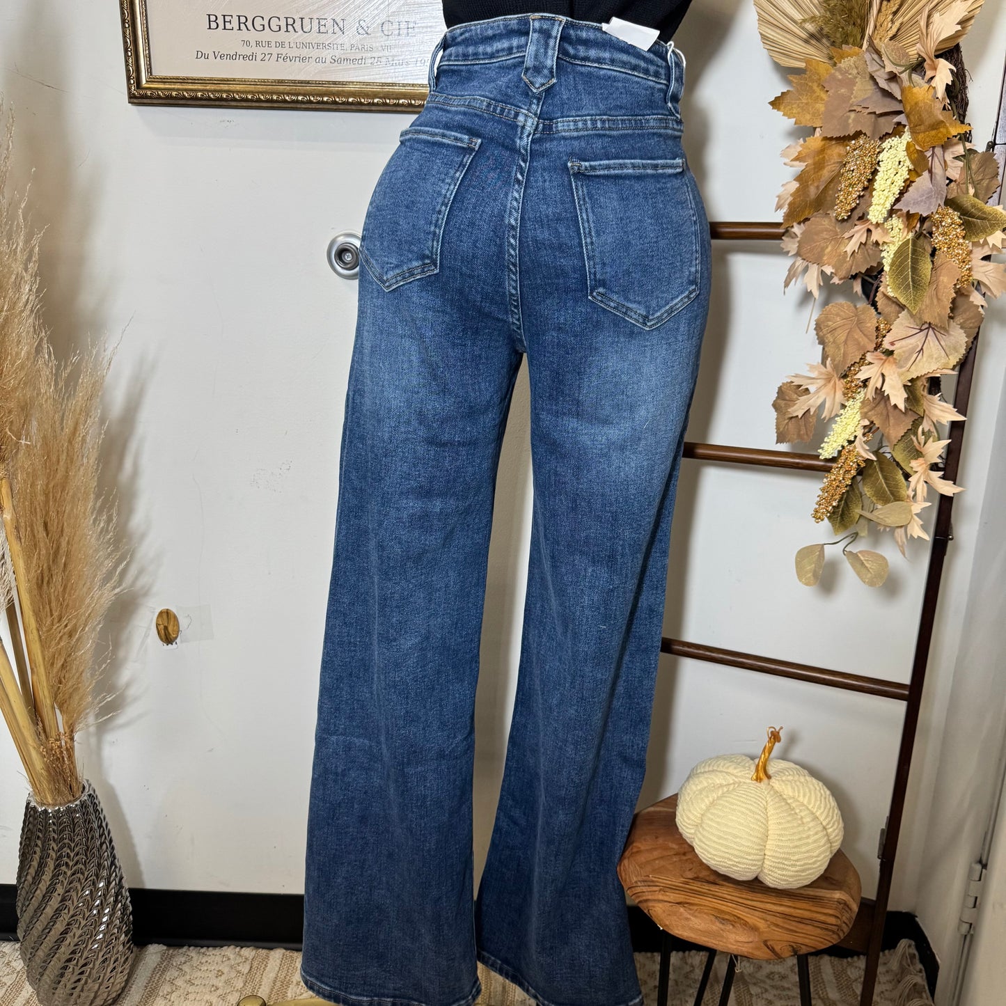 High Waisted Jeans Button On the Side -LT Blue