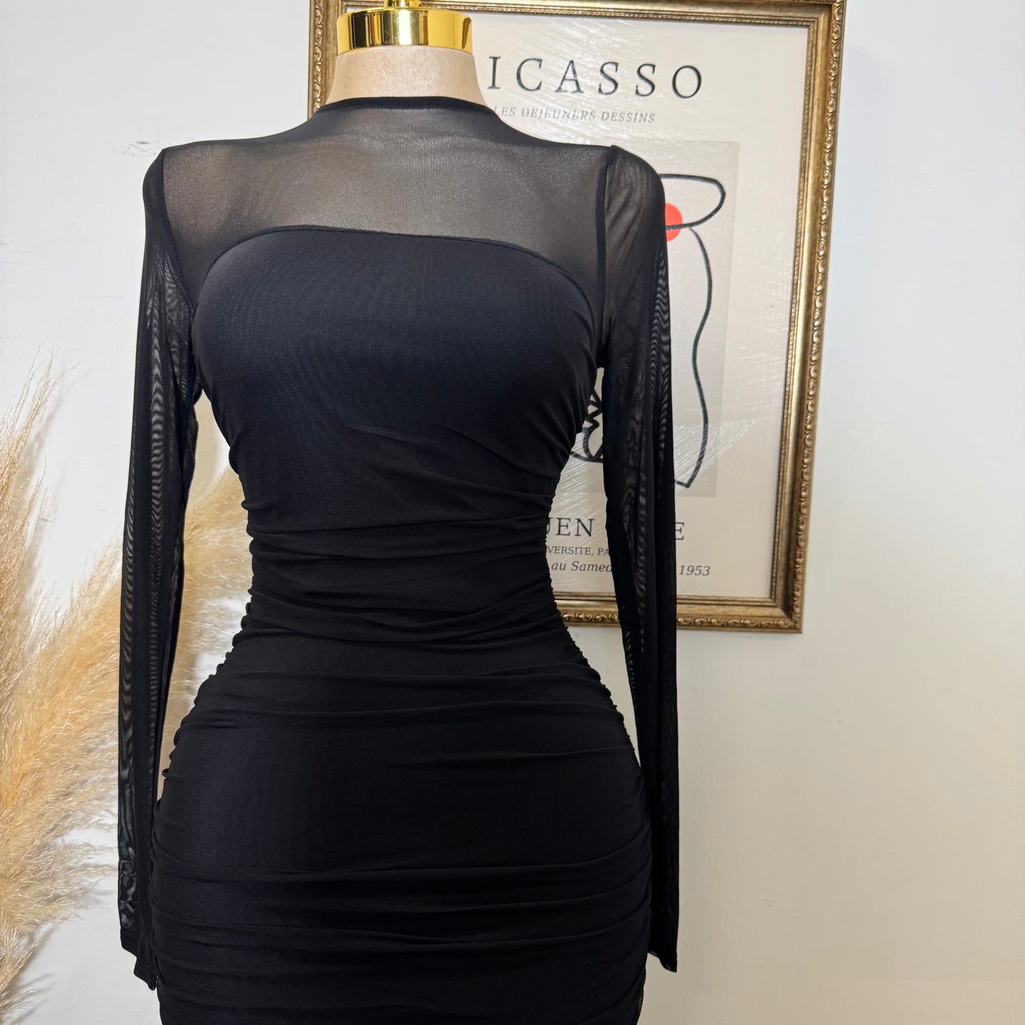 Round Neck Long Sleeve Ruching Midi Dress-Black