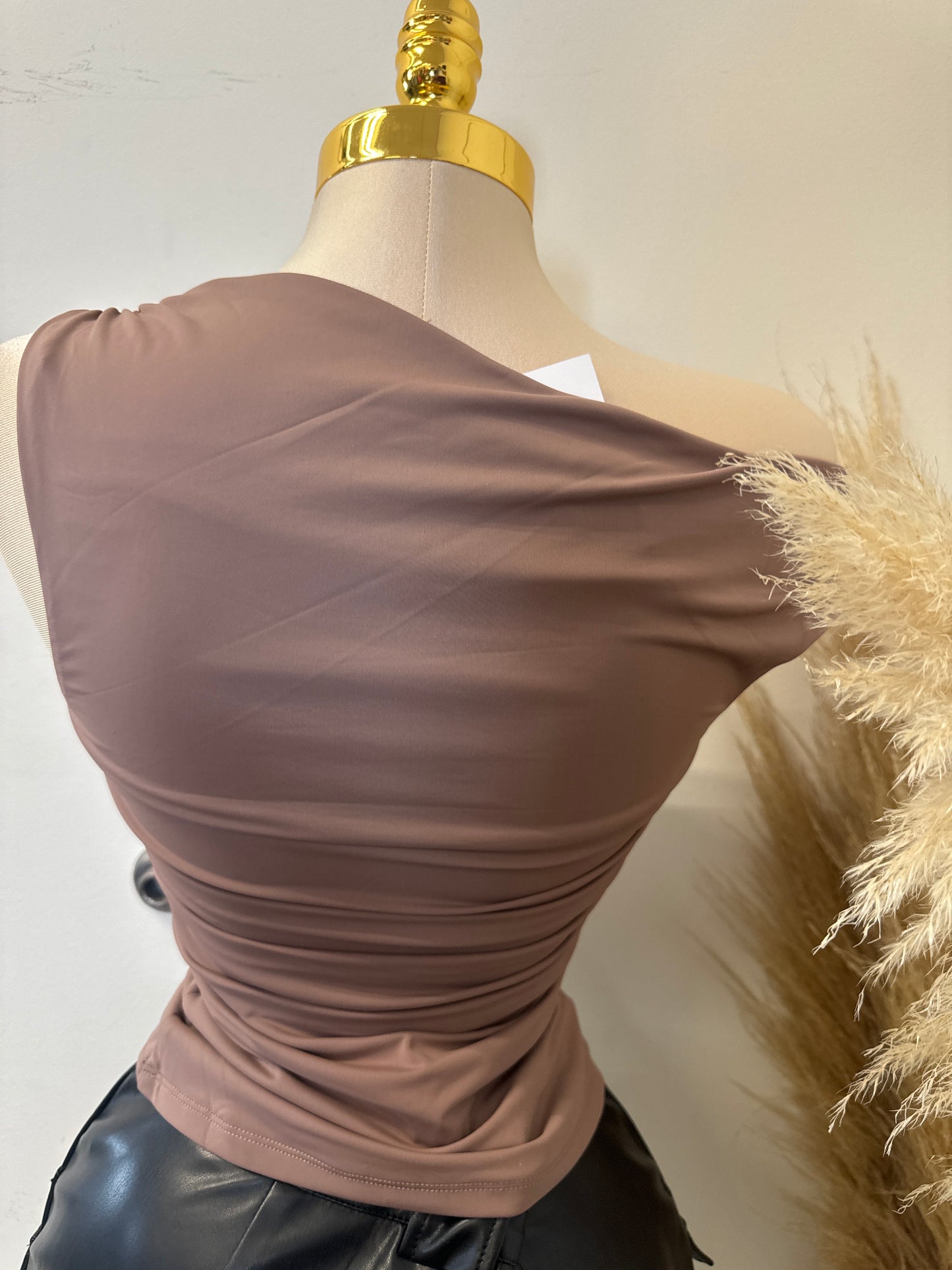 Kosi Off Shoulder Top-Brown