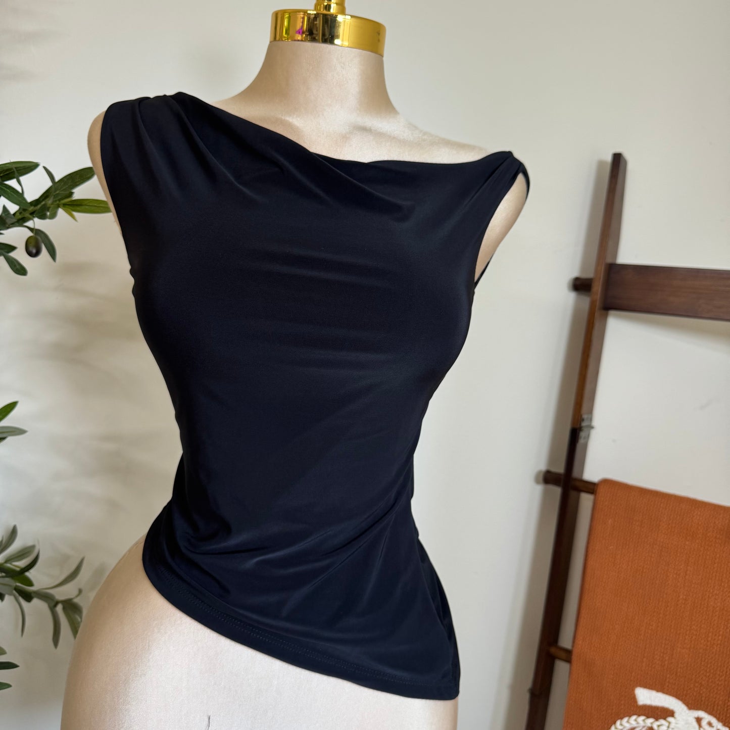 Asymmetrical Off Shoulder Ruched Crop Top-Black