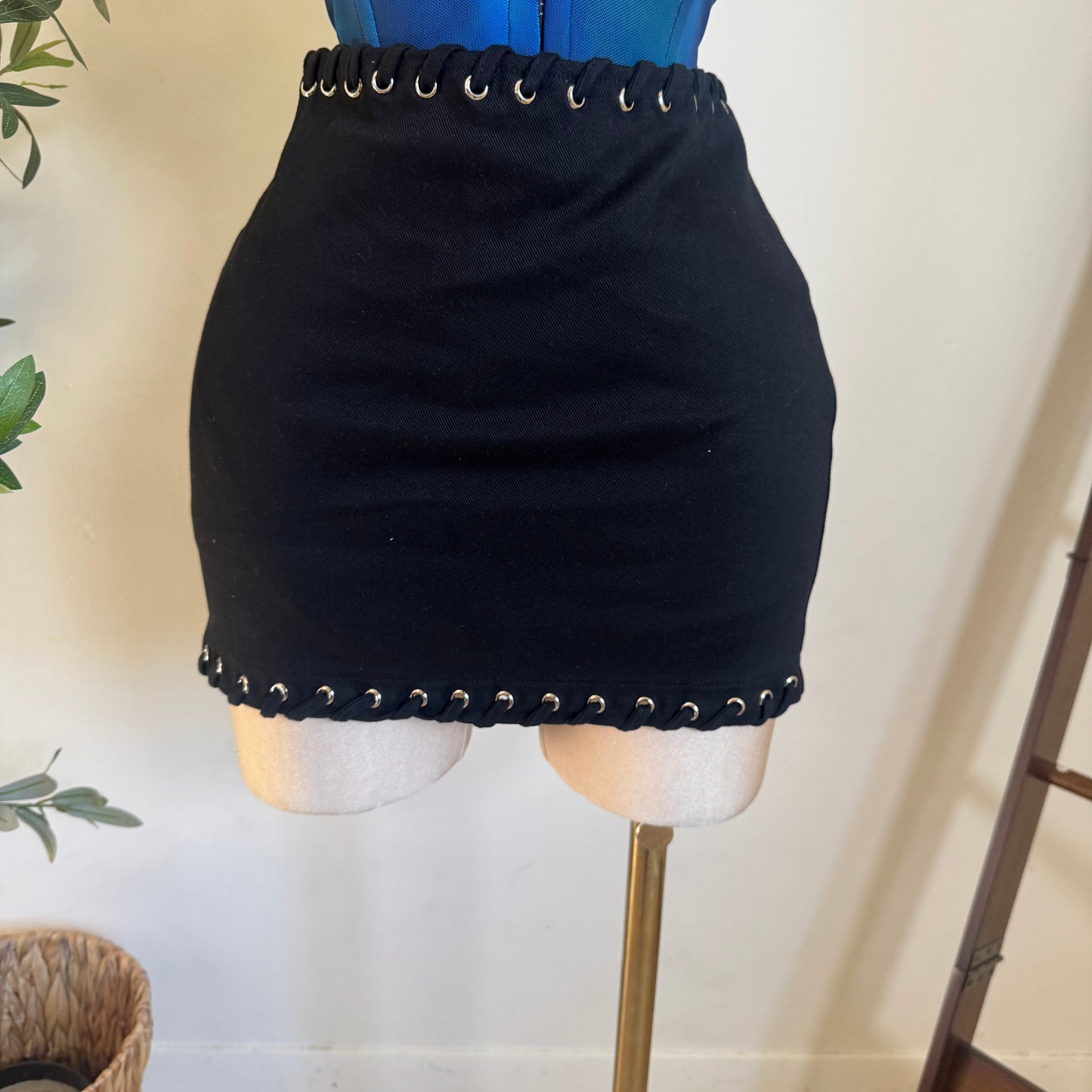 Lace up Skirt-Black