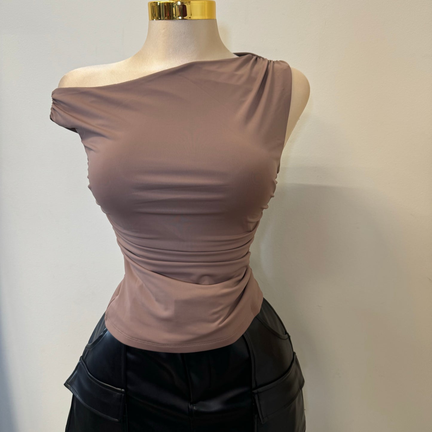 Kosi Off Shoulder Top-Brown