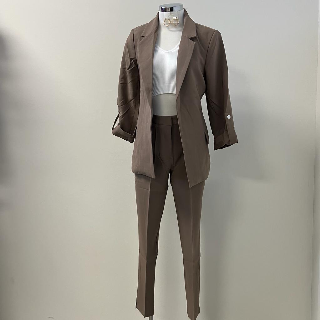 Leila woven 3/4 Sleeve Blazer -Truffle