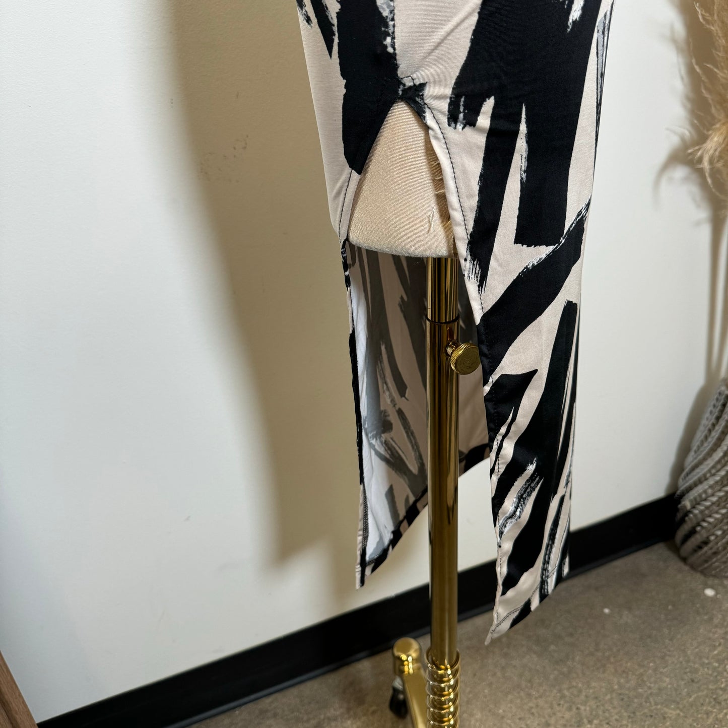 Venechia Cowl Open Slit Dress-Black/White1