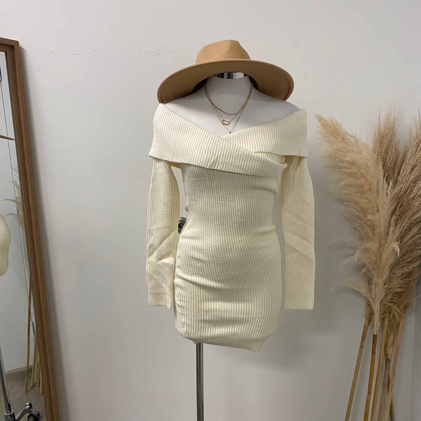 Dinaly Sweter Dress- Ivory