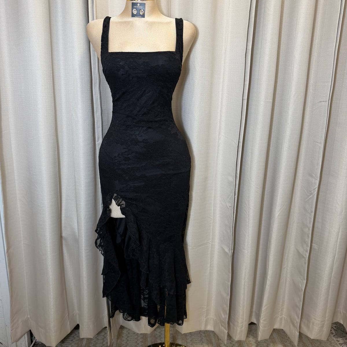 Floral lace Ruffle slit maxi Dress-Black