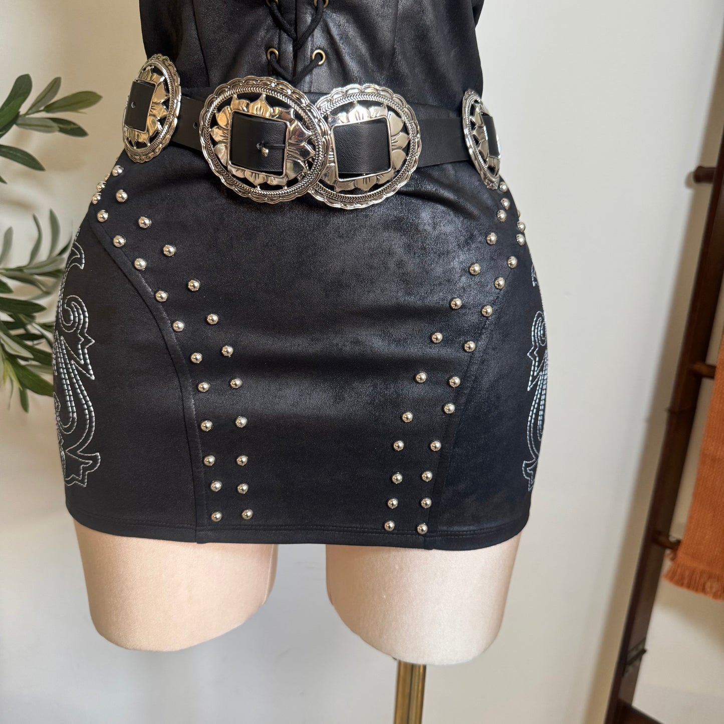 Stud Mini Skirt -Black