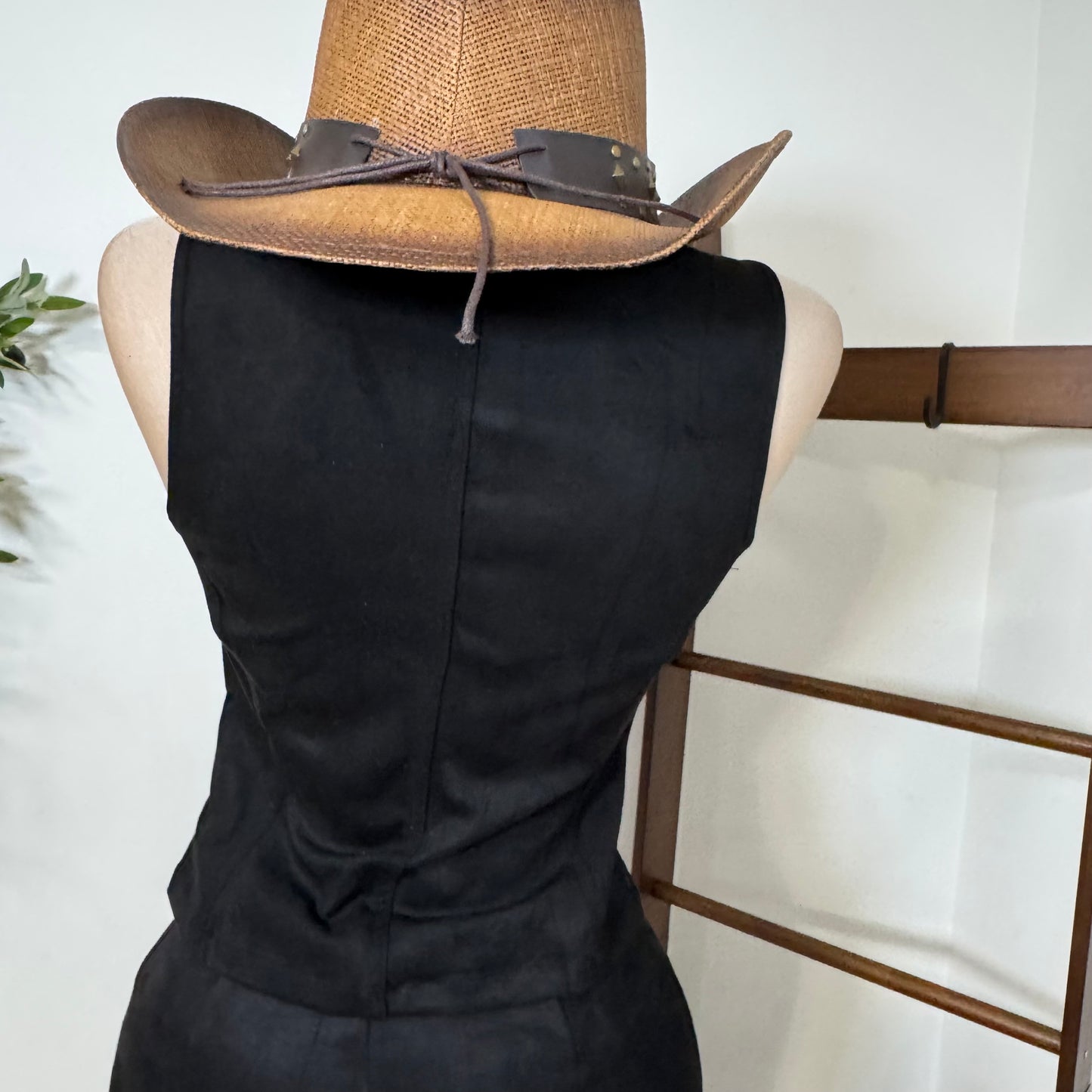 Suede Vest-Black