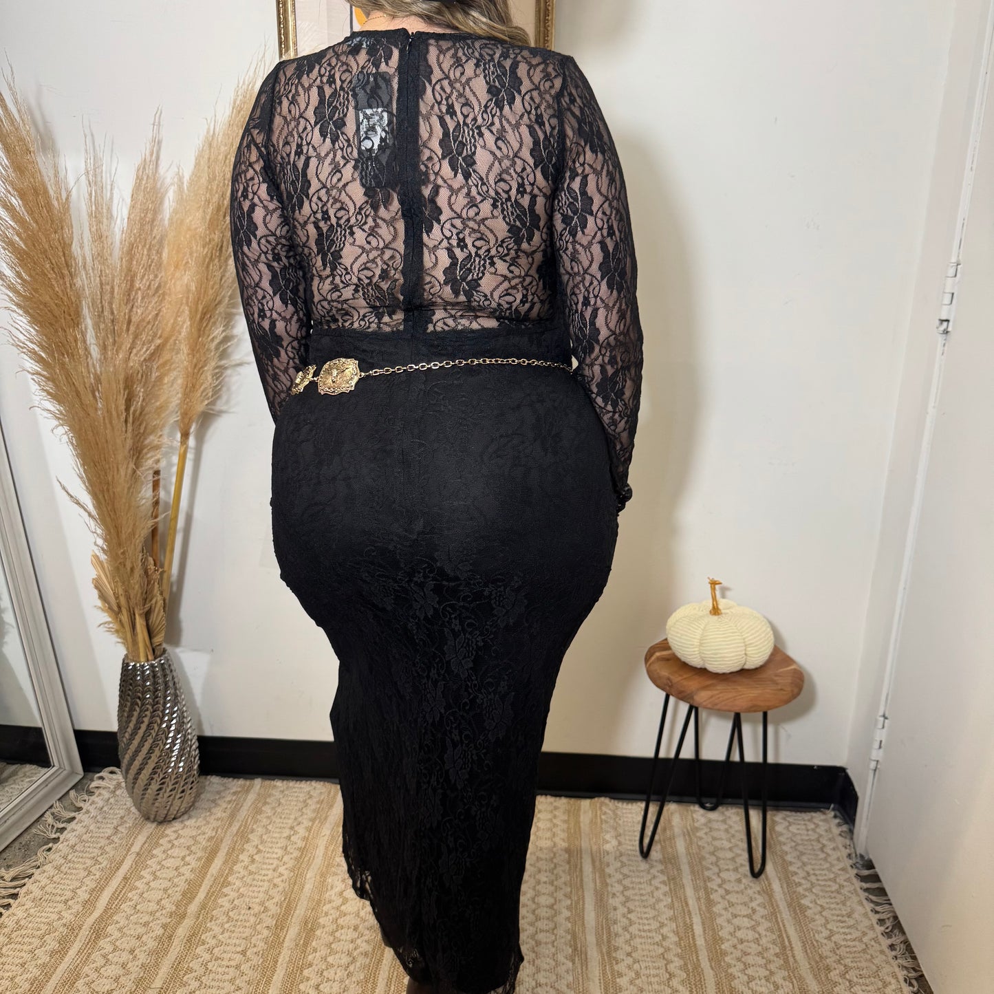 Long Sleeve Lace Midi Dress-Black