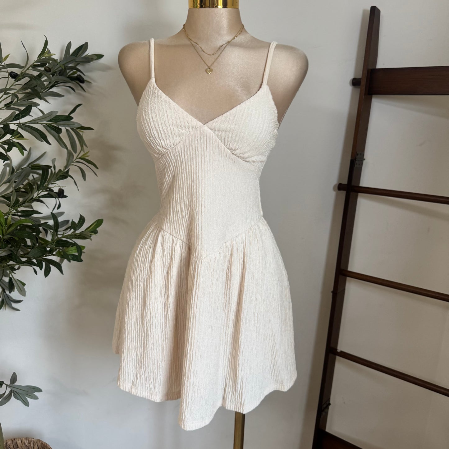 Crinkled Flowy Dress-Cream