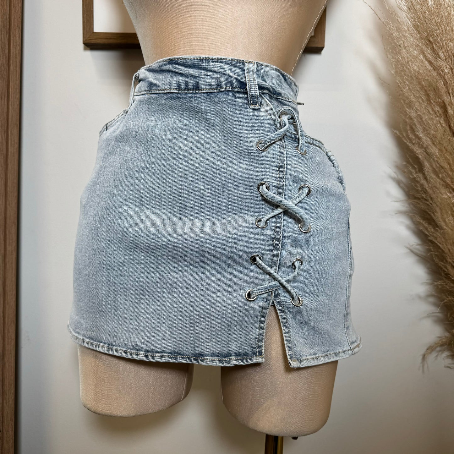 Chica Sexy Denim Skirt-LT Blue