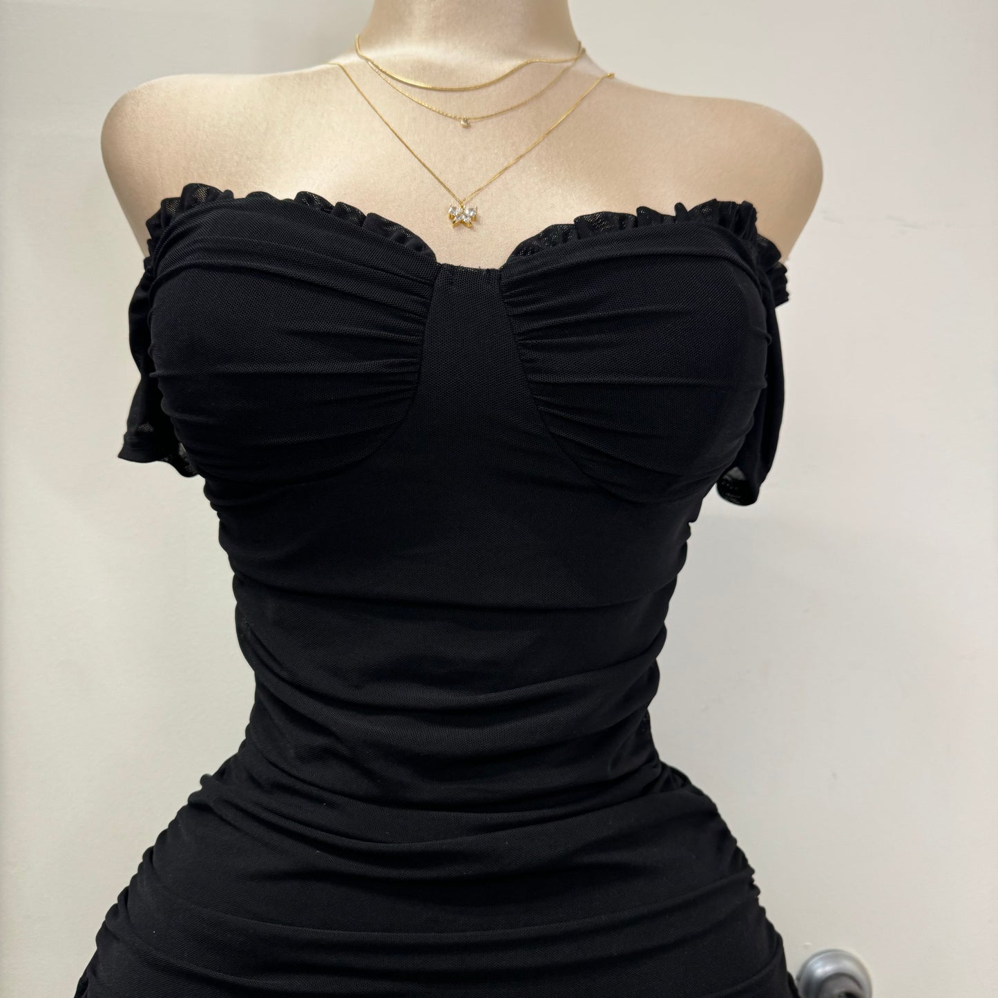 Edge Mesh Off Shoulder Ruffled Dress-Black