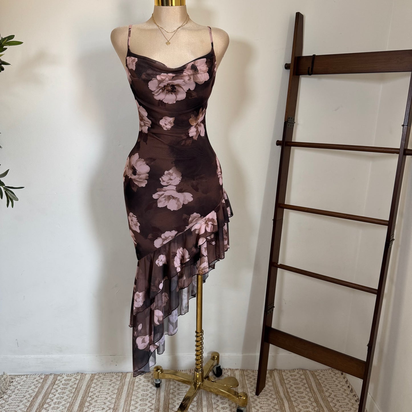 Solecito Open Slit Dress-Brown
