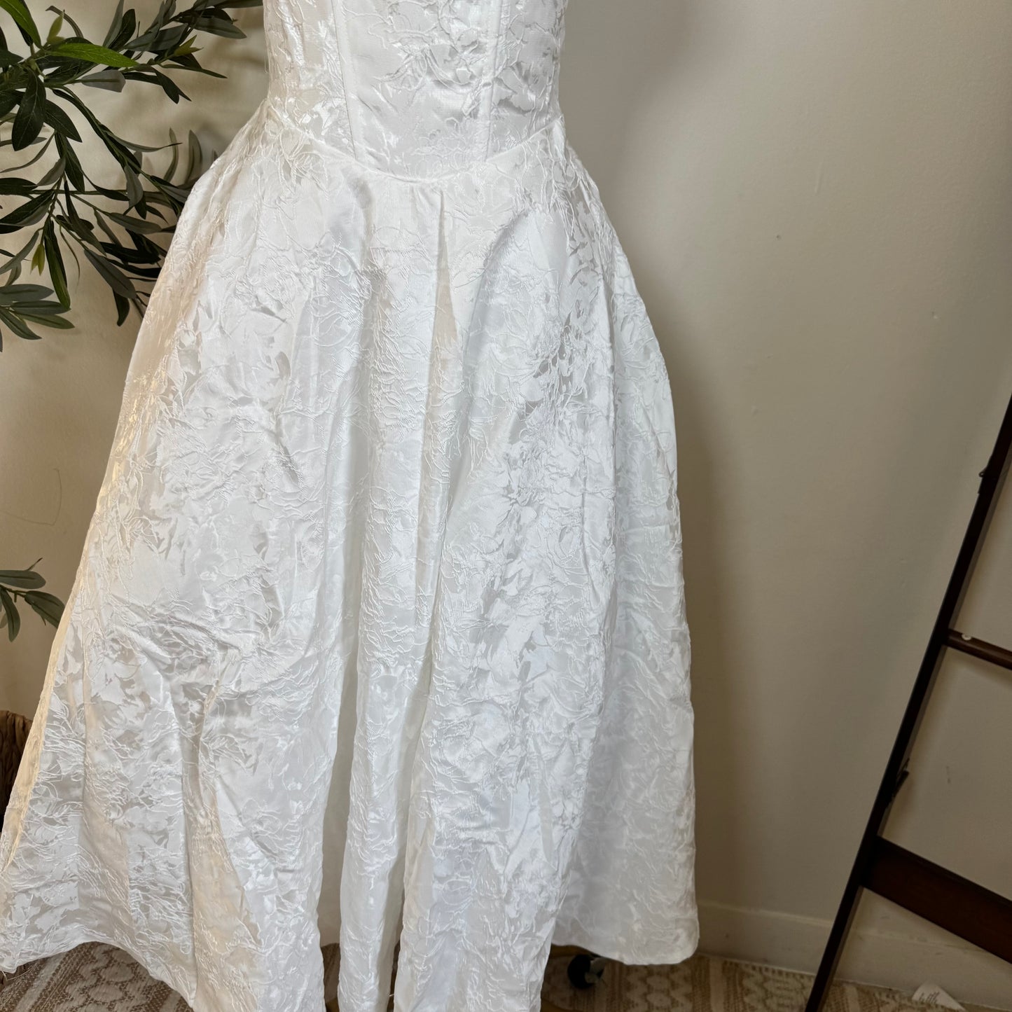 Fleur Corset Midi Dress-White