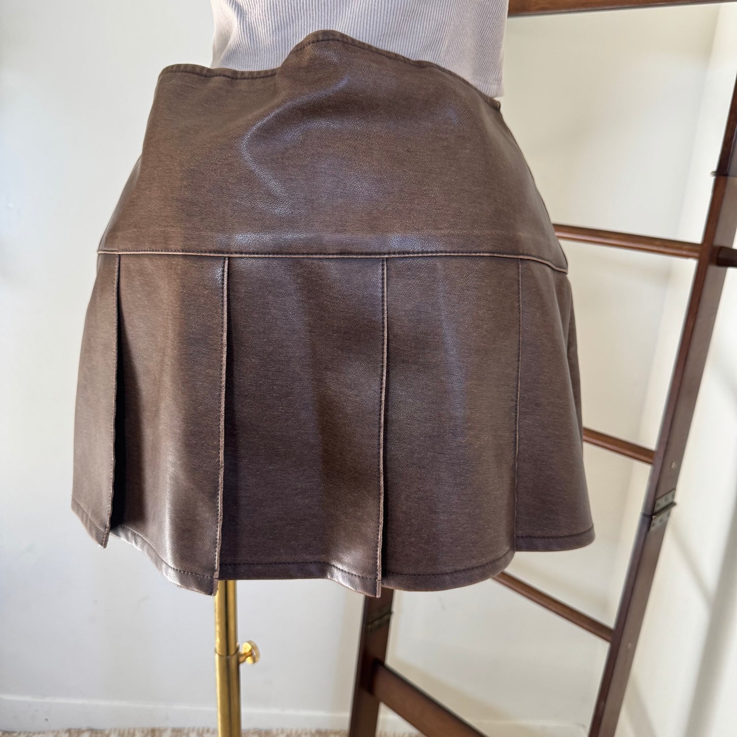 Vintage wash Faux Leather Pleats Skirt-Brown