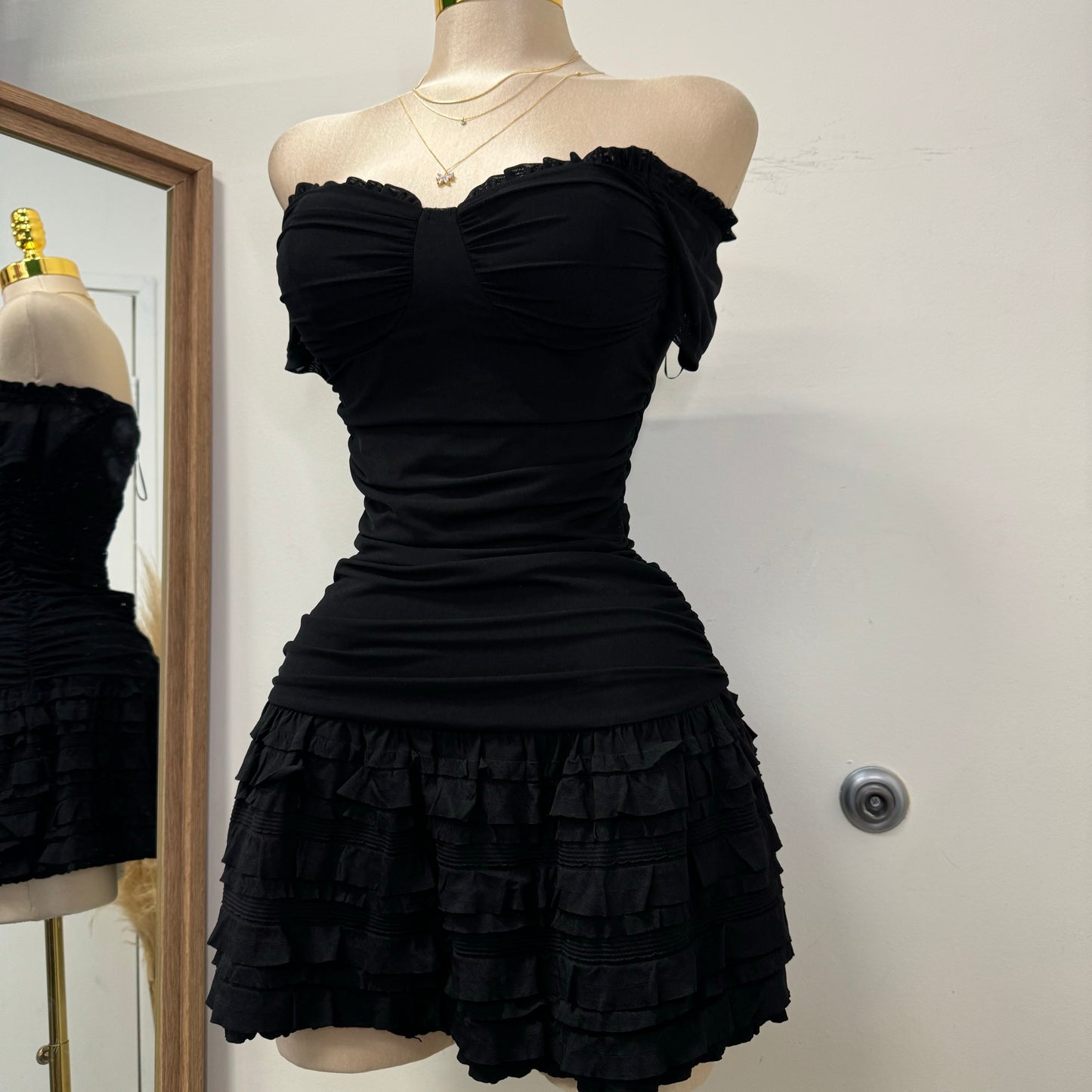 Edge Mesh Off Shoulder Ruffled Dress-Black