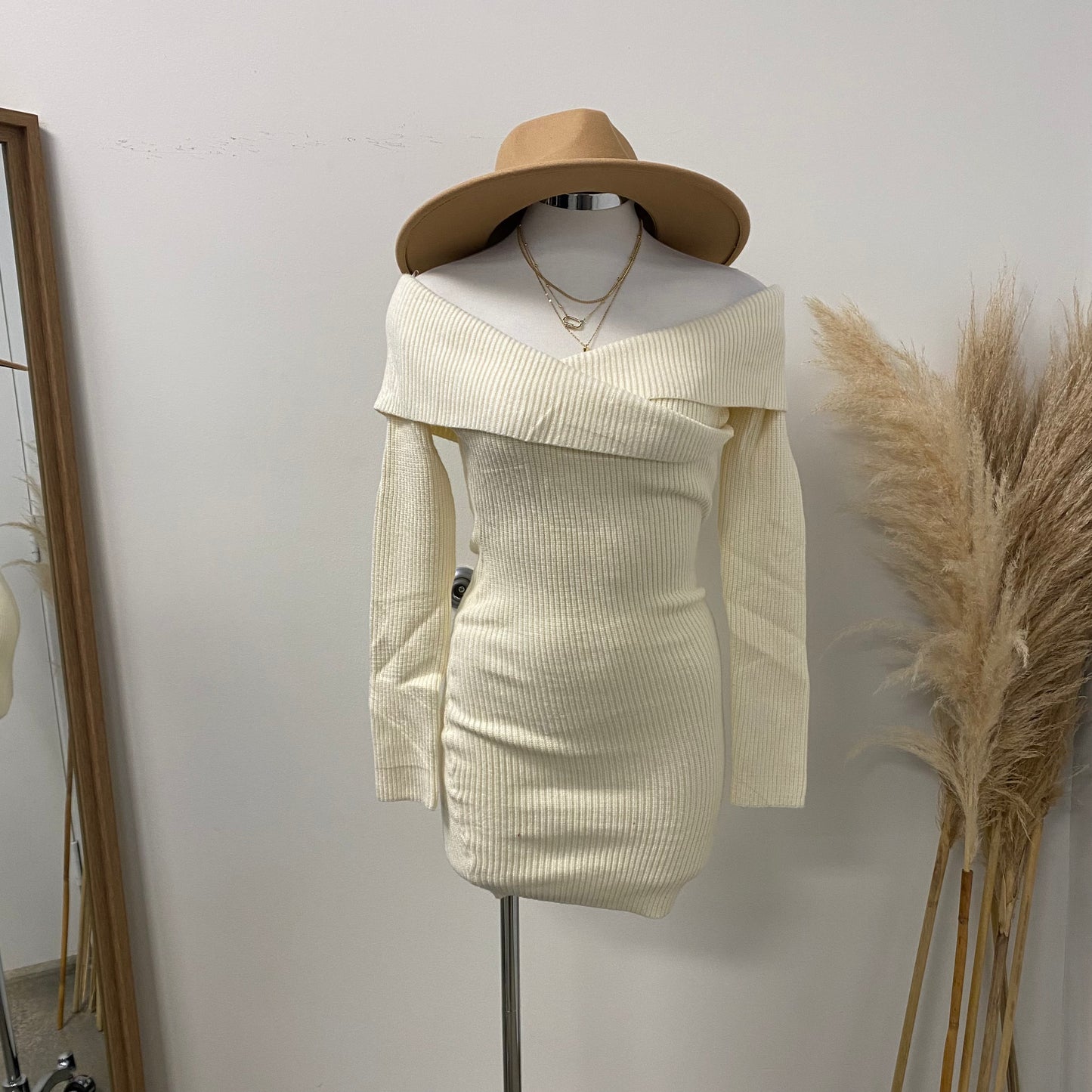 Dinaly Sweter Dress- Ivory
