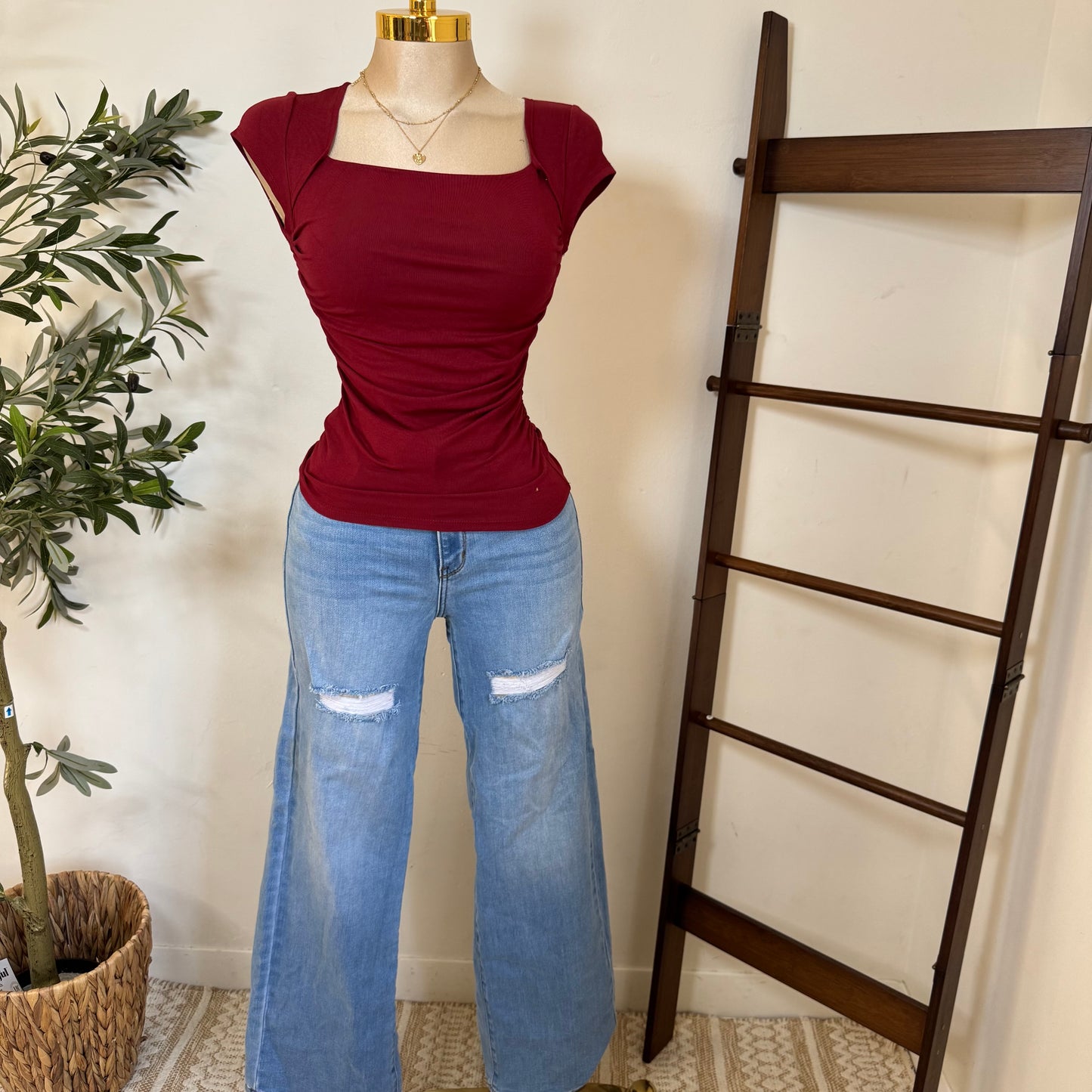 Square Neck Ruched Detail Short Sleeve Knit Top-Burgundy