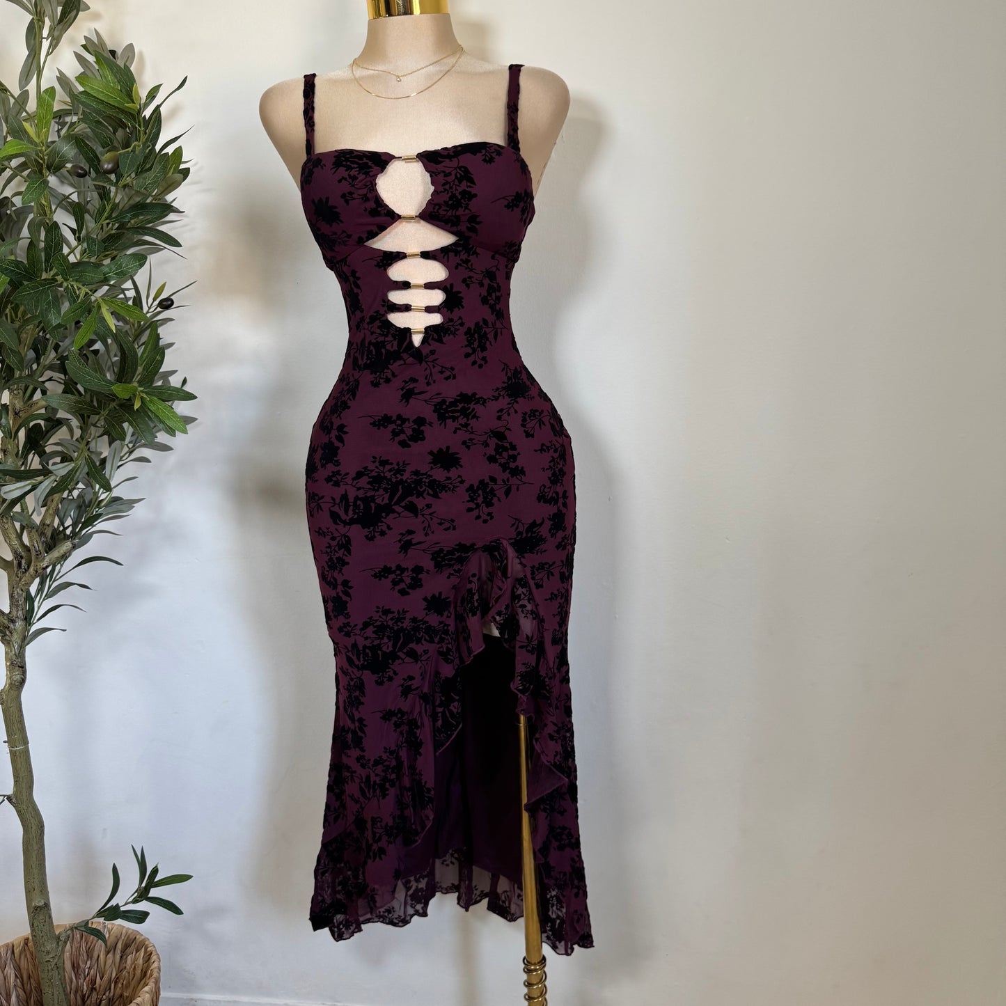 Darla Floral Lace Dress-Black/Burgundy