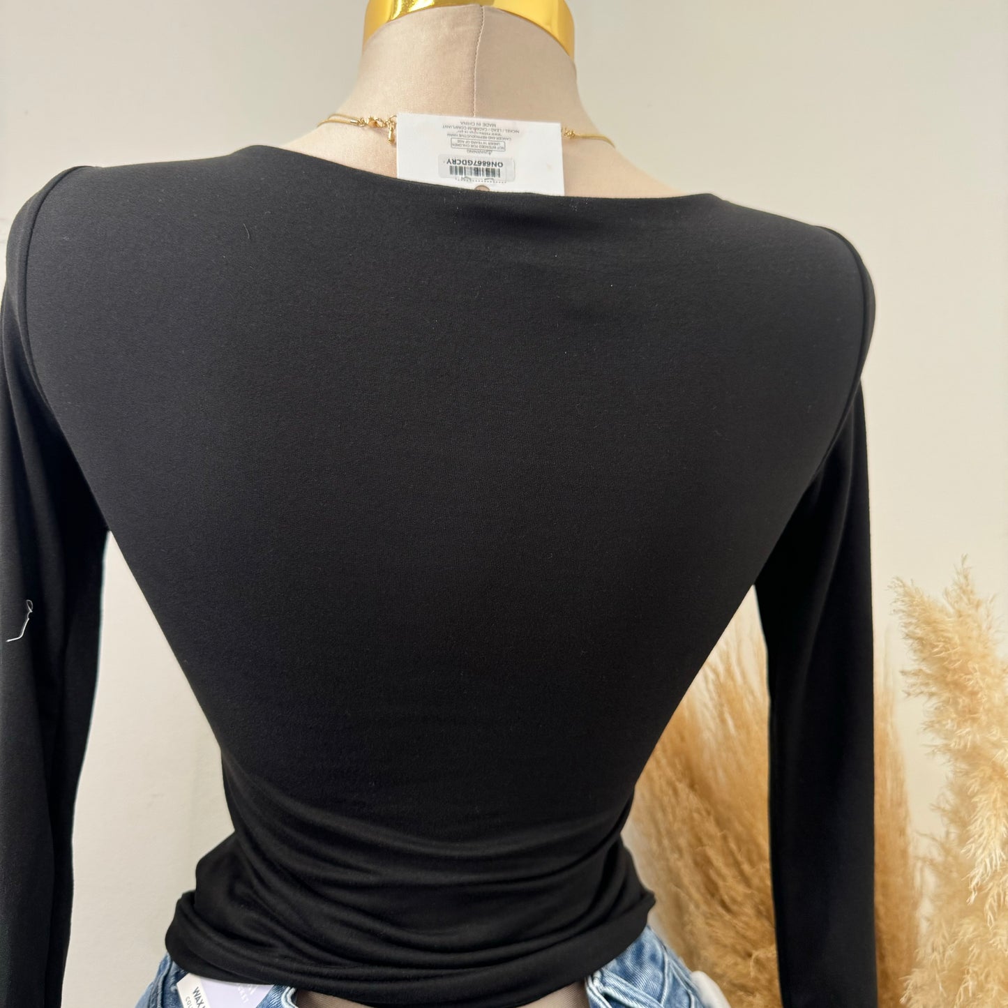 Double Layered & Soft Material Long Sleeve-Black