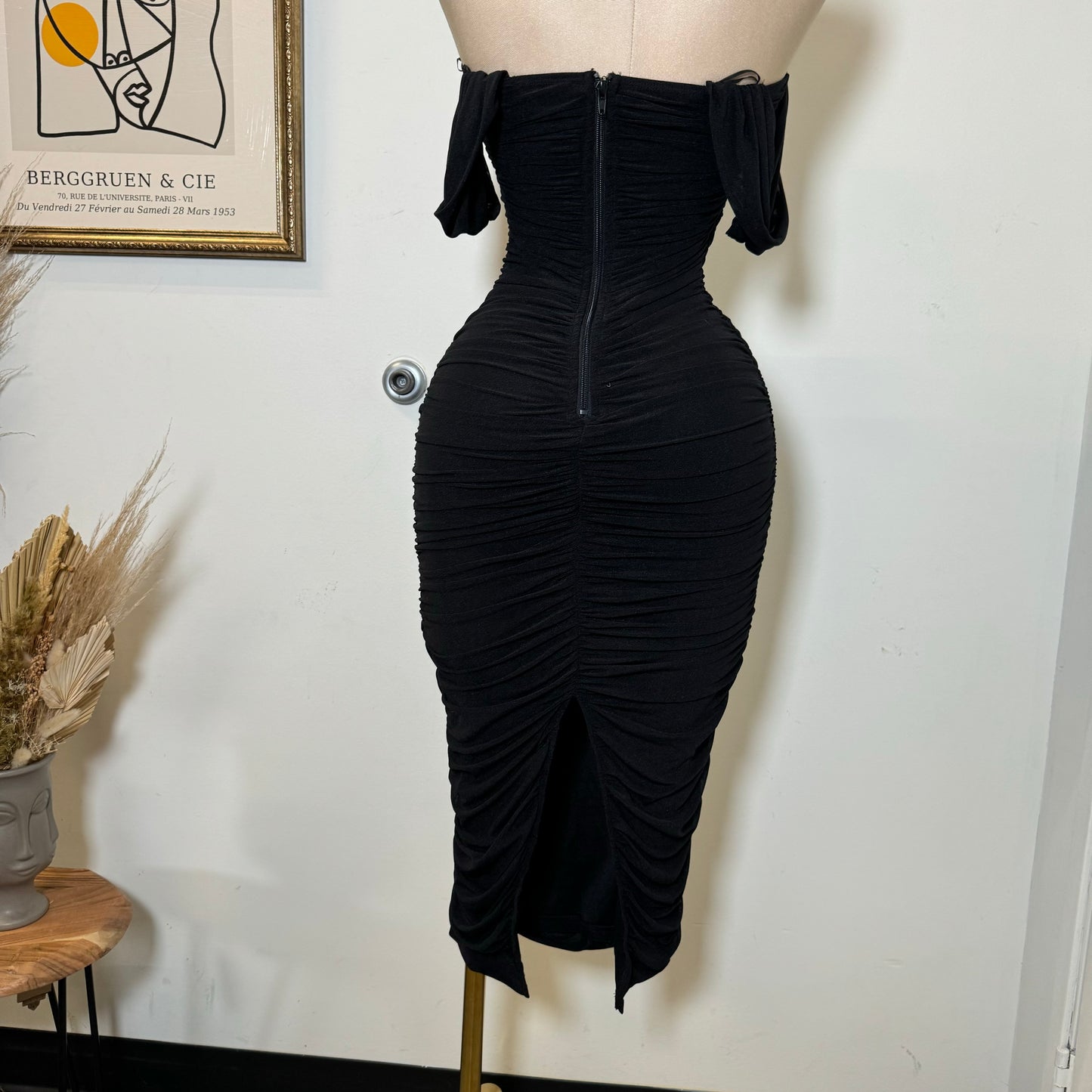 LUXE GLITTER MESH OFF SHOULDER RUCHED MIDI DRESS-Black