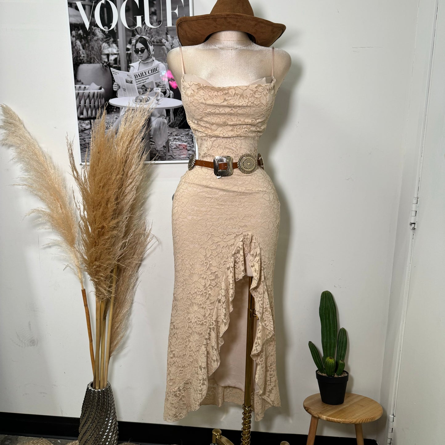 Corazón Mágico Lace Dress-Beige