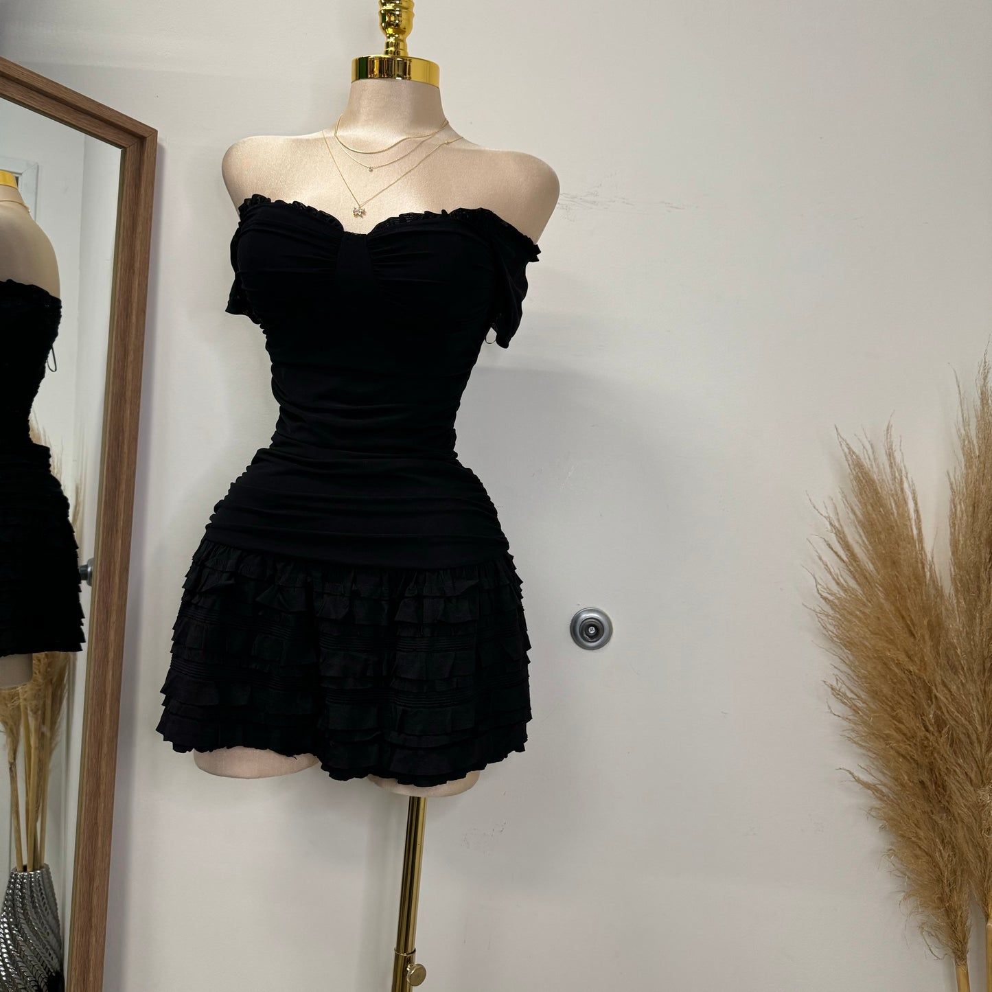 Edge Mesh Off Shoulder Ruffled Dress-Black