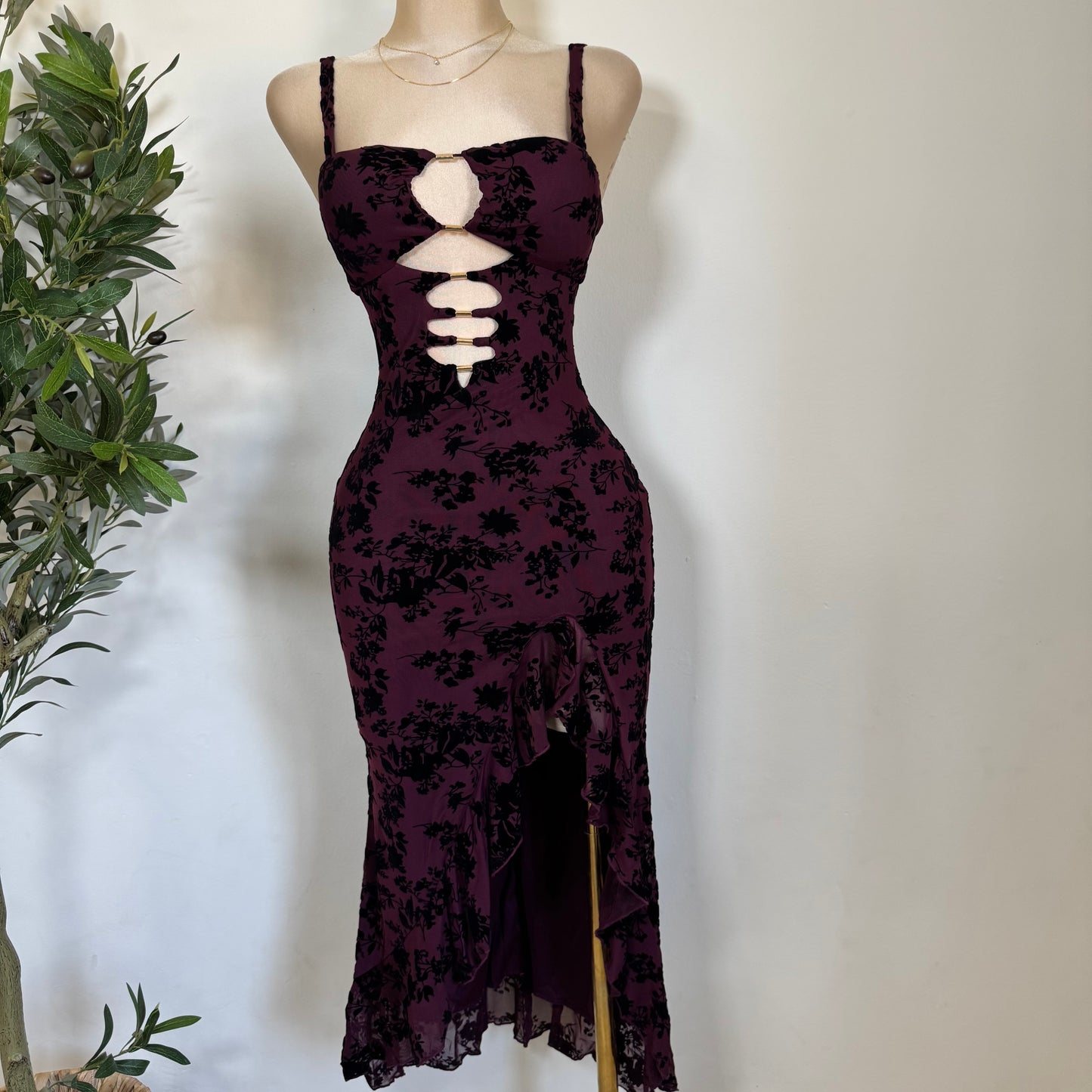 Darla Floral Lace Dress-Black/Burgundy
