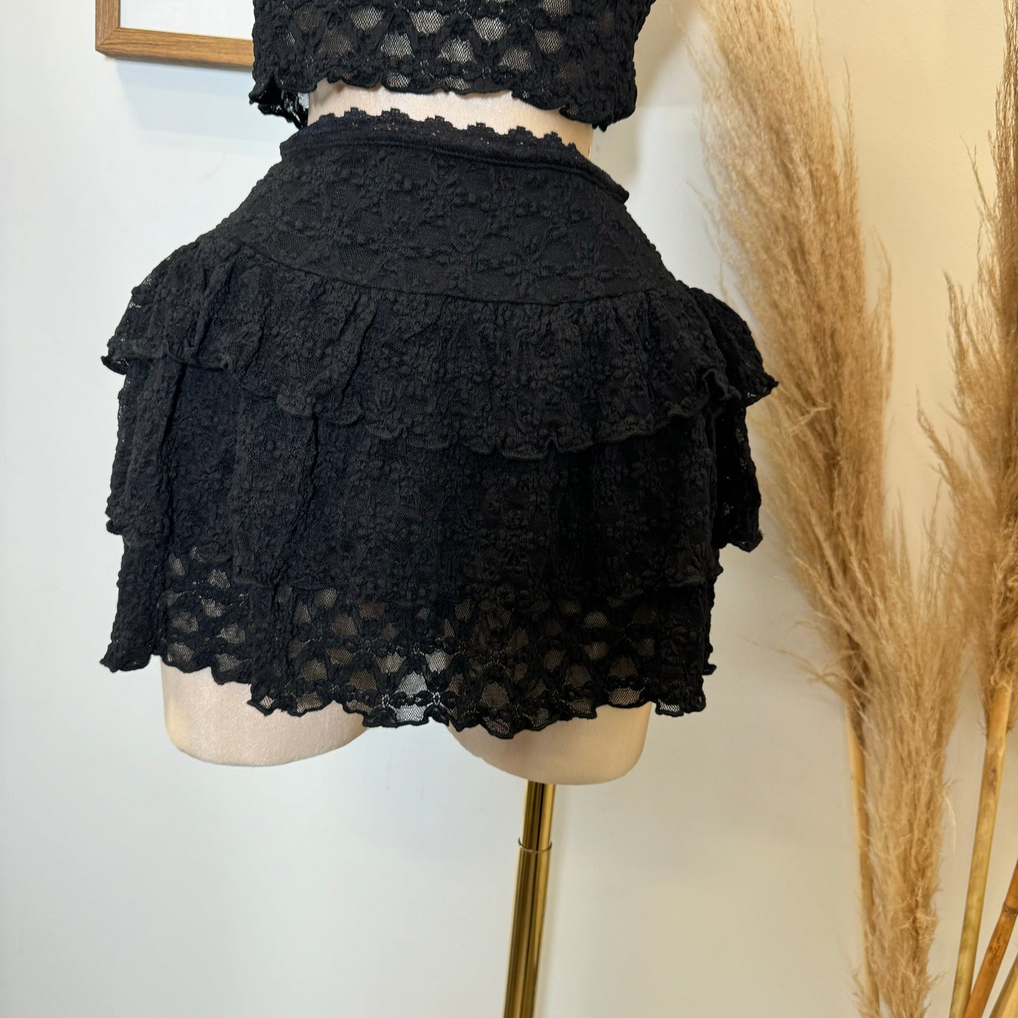 Bonita Lace Flare Skirt Set-Black