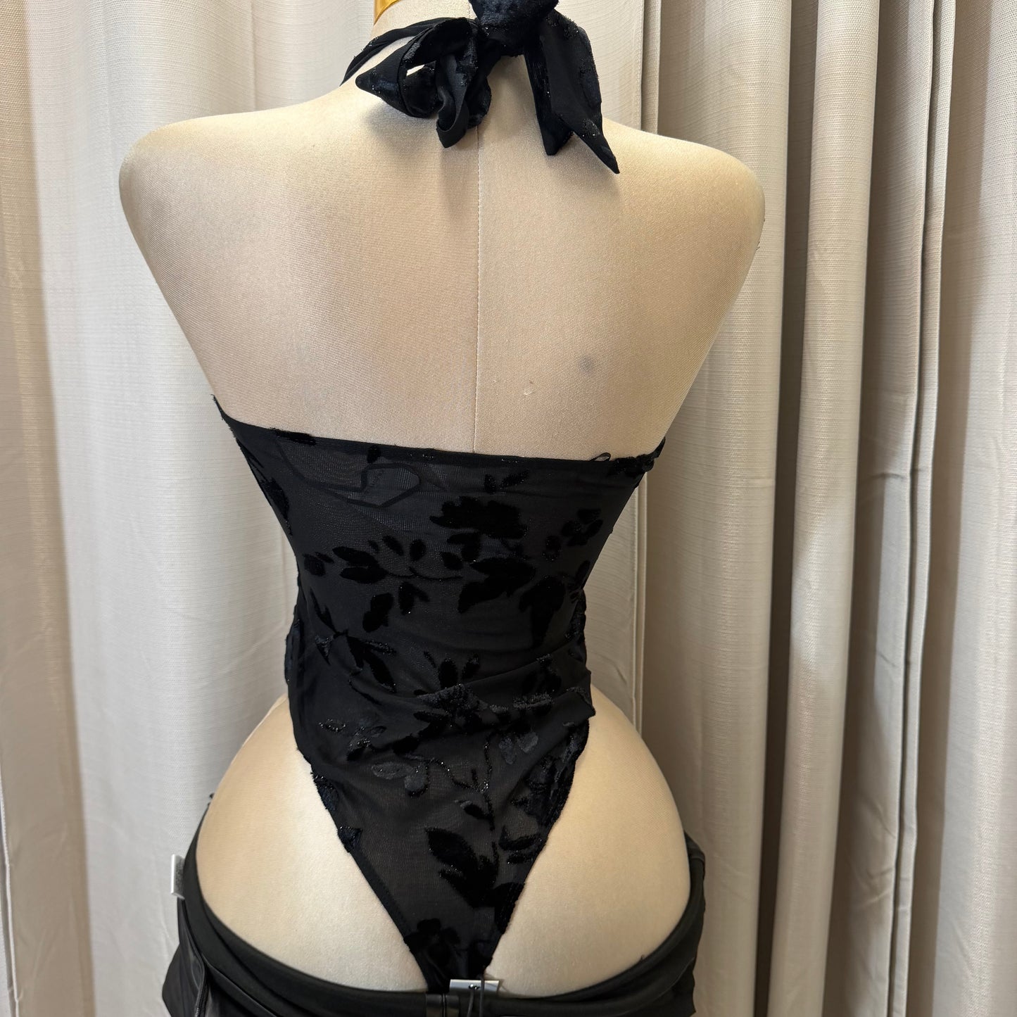HALTERNECK BODYSUIT-black