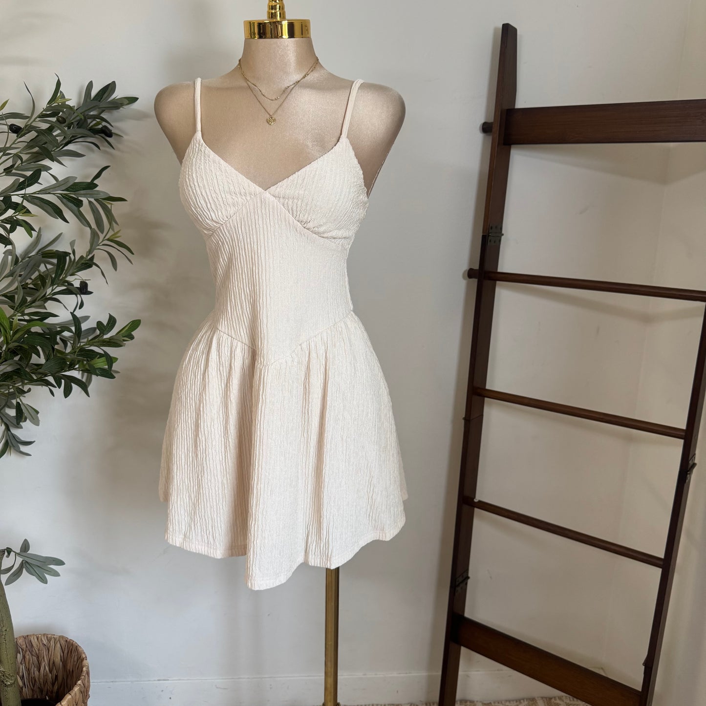 Crinkled Flowy Dress-Cream