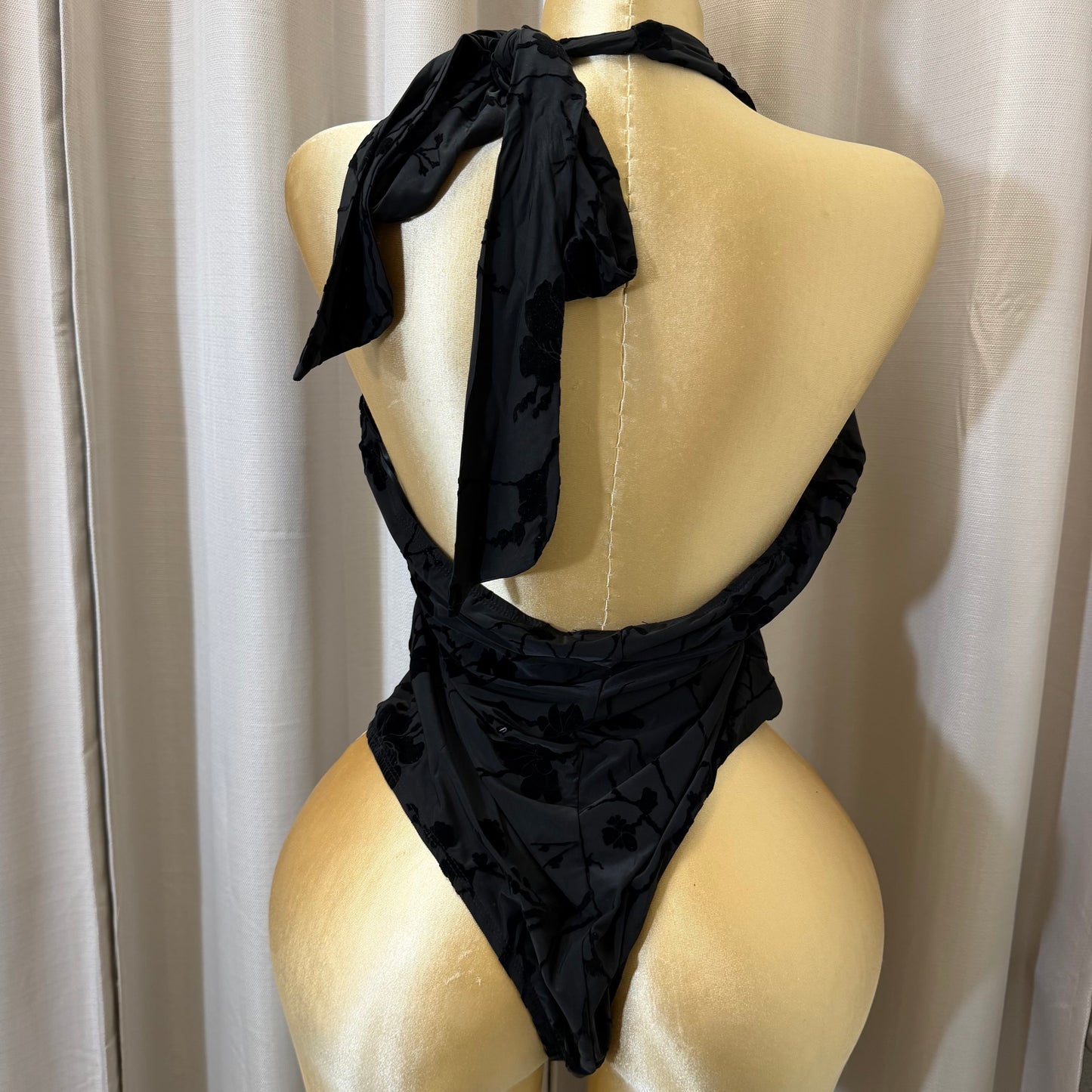 PL-Halter Top Bodysuit-Black