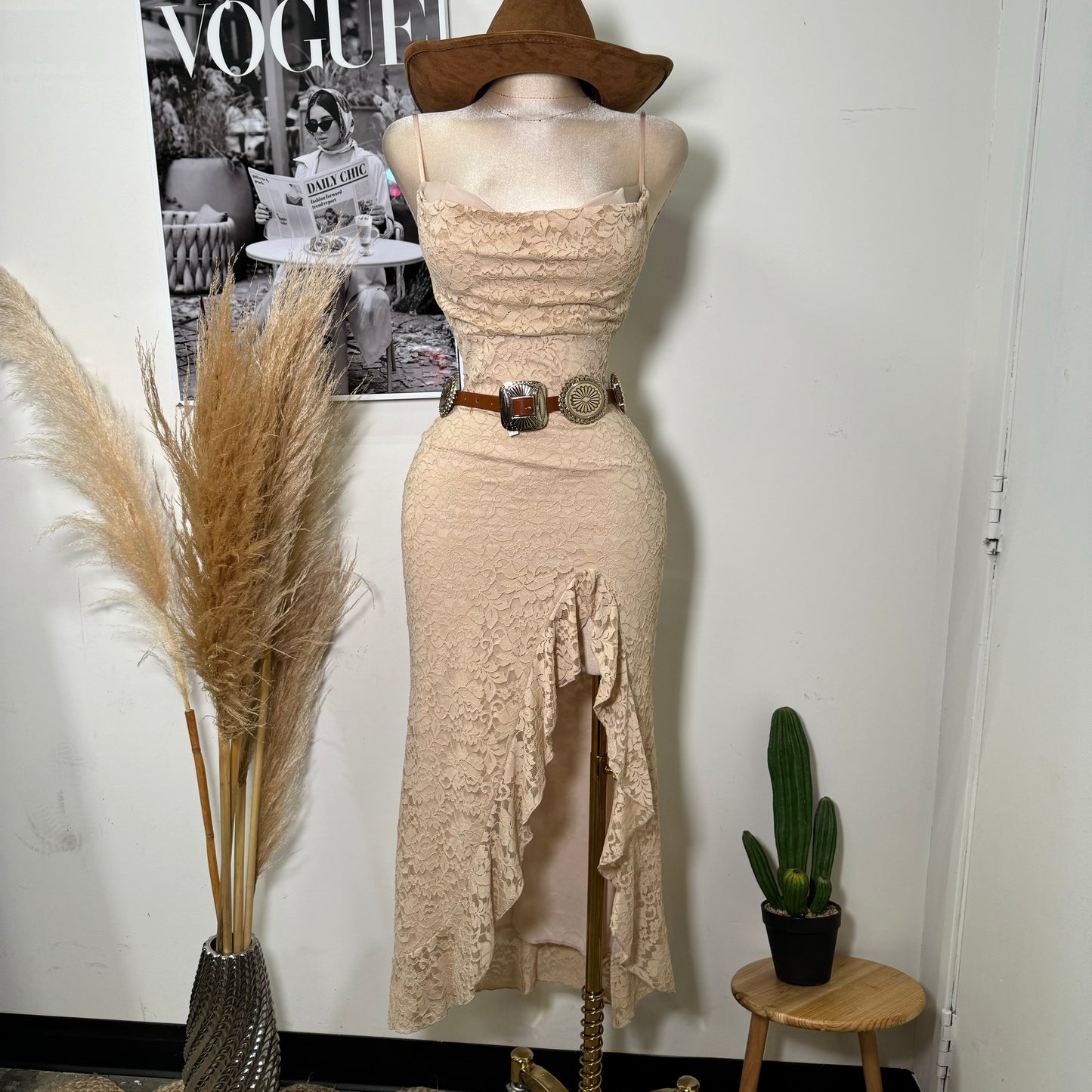 Corazón Mágico Lace Dress-Beige