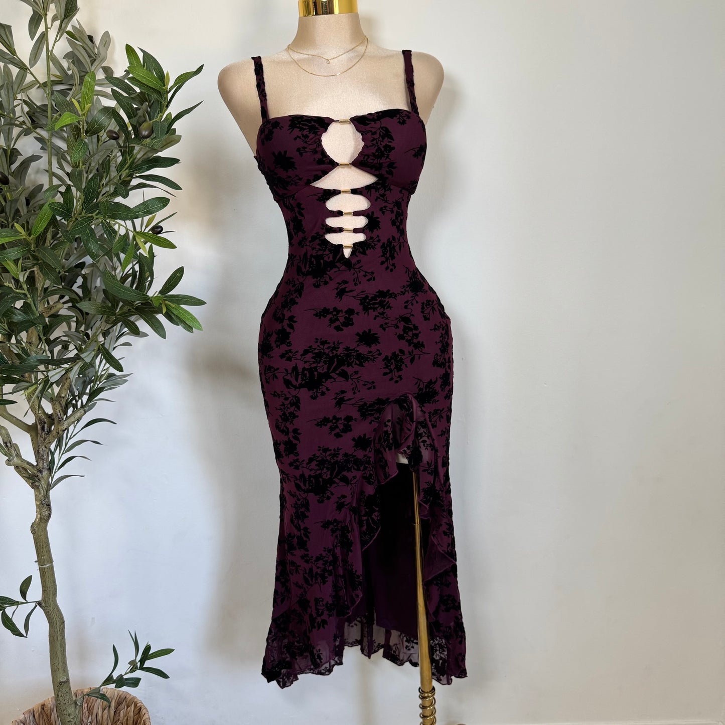Darla Floral Lace Dress-Black/Burgundy