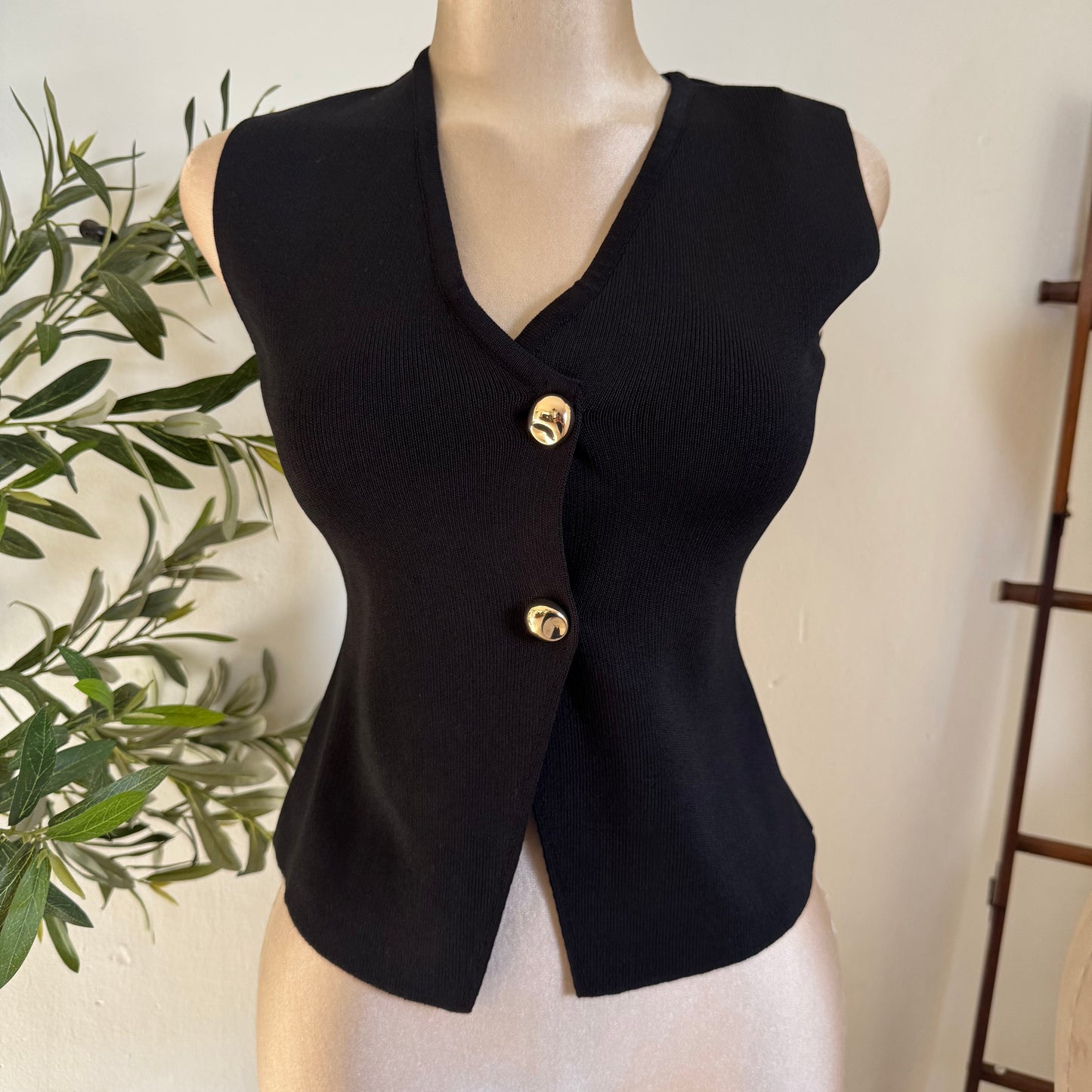 Gold Buttons knit Vest -Black